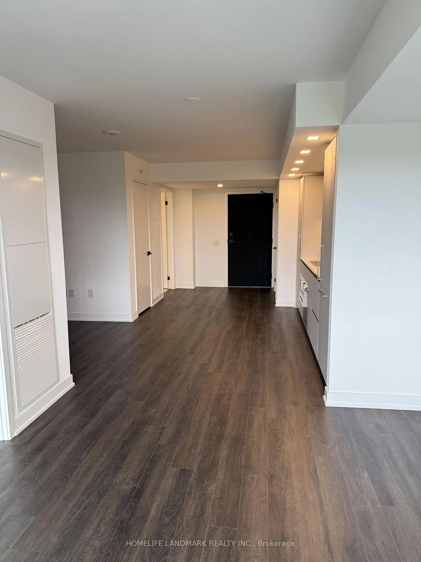 Photo 3 of Unit 2005, 609 Sherbourne Street, Toronto, North St. James Town — HOMEH