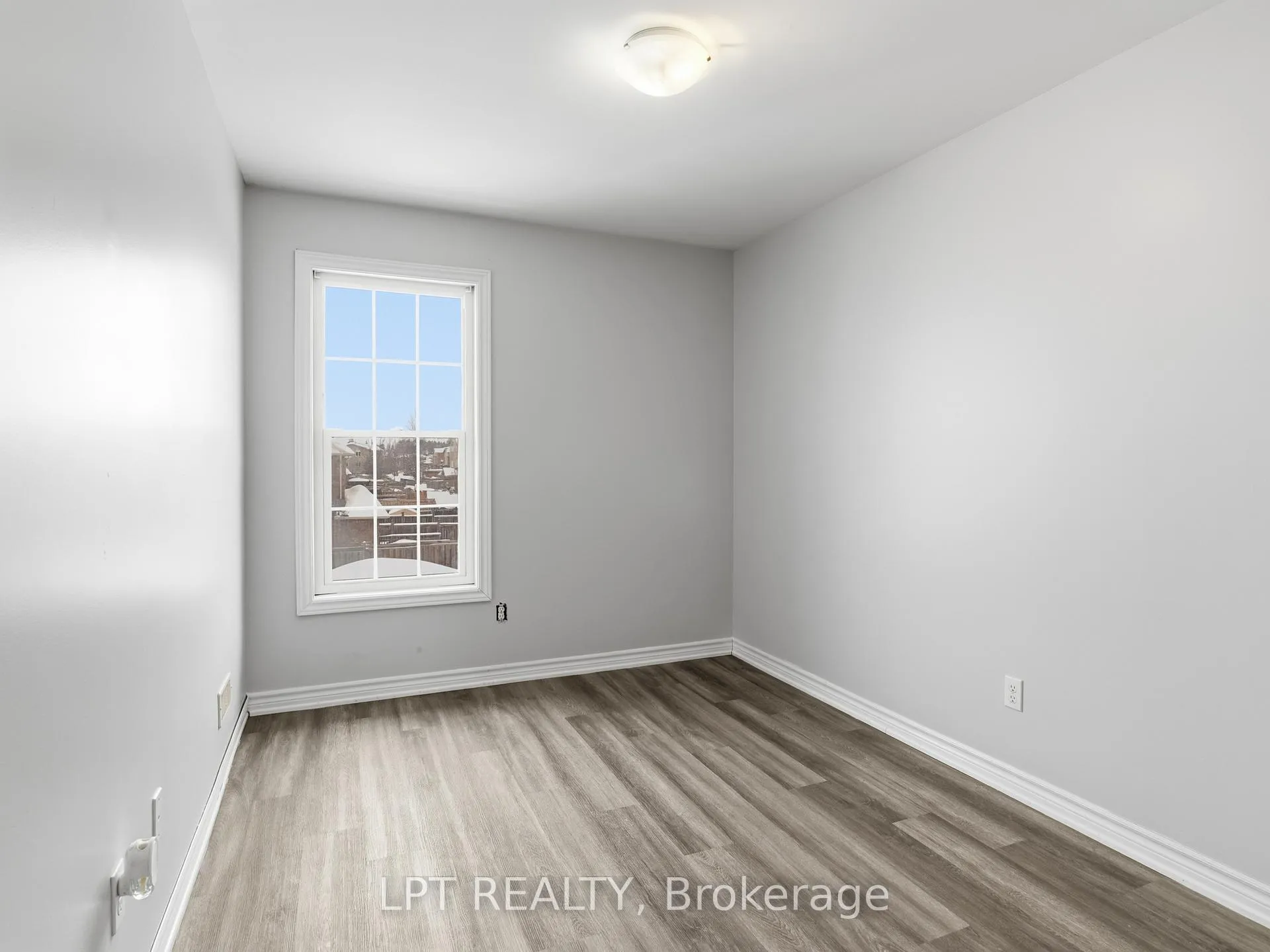 Photo 10 of Unit 4, 244 Penetanguishene Road, Barrie, Georgian Drive — HOMEH