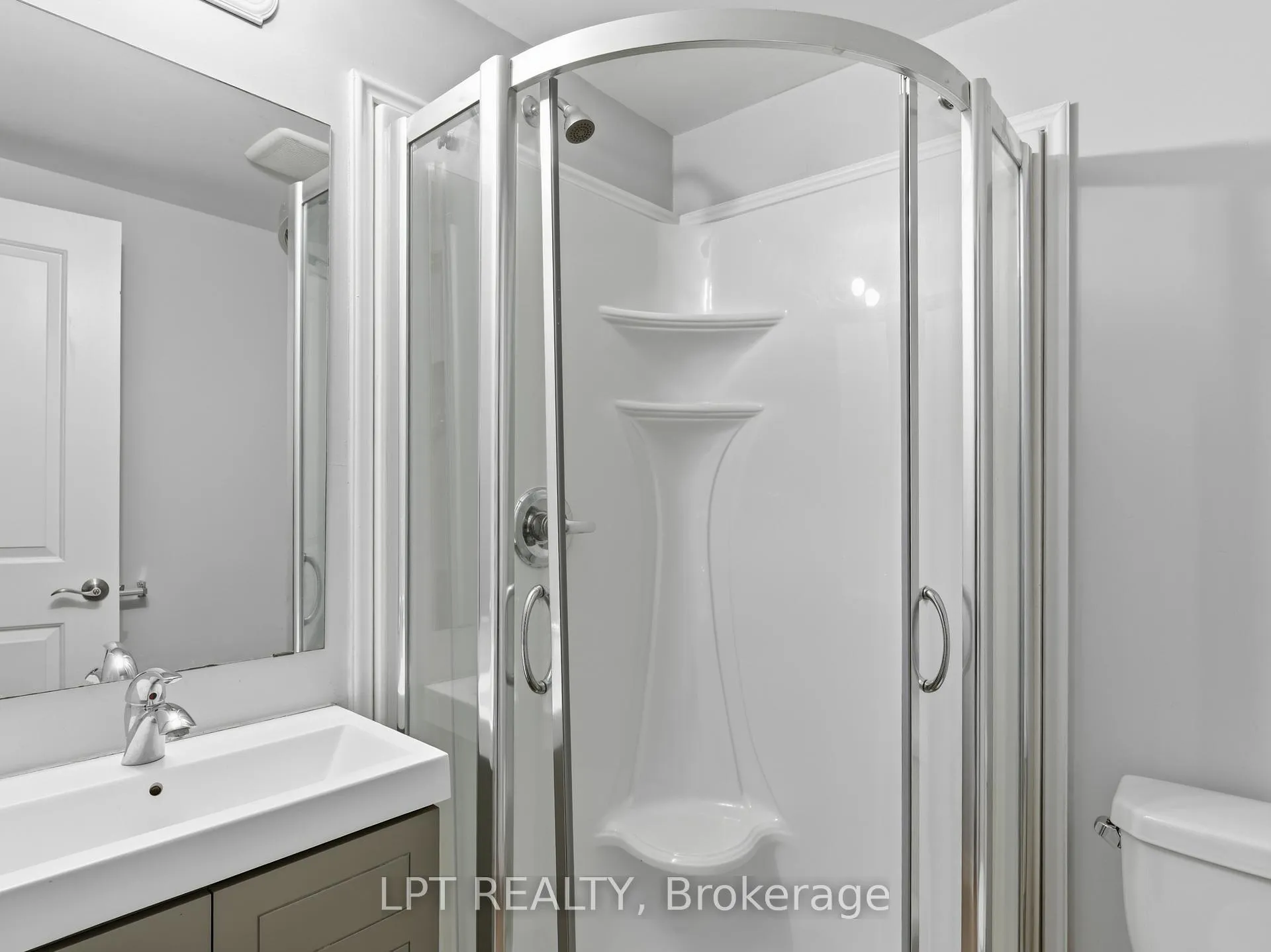 Photo 15 of Unit 4, 244 Penetanguishene Road, Barrie, Georgian Drive — HOMEH