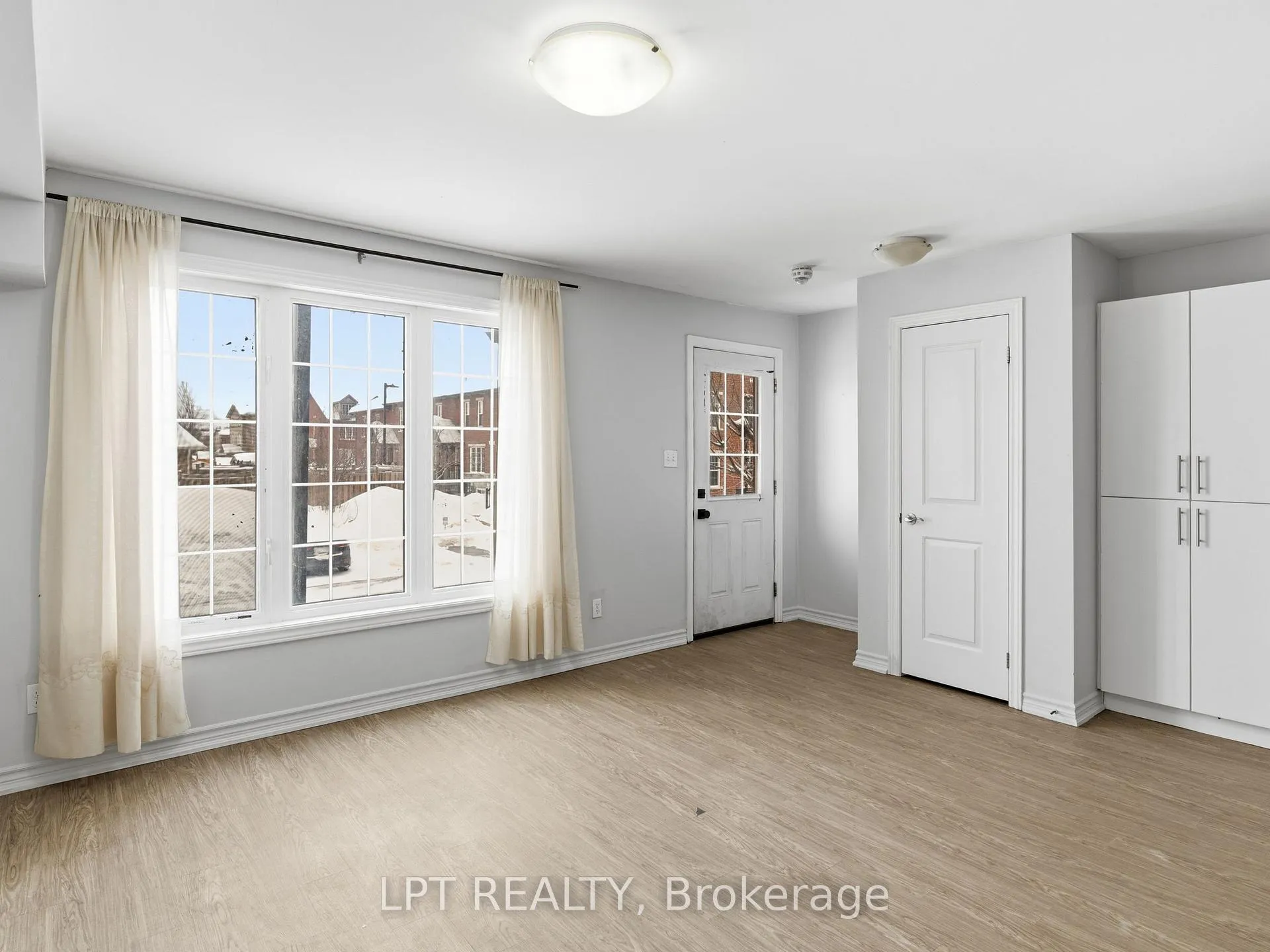 Photo 20 of Unit 4, 244 Penetanguishene Road, Barrie, Georgian Drive — HOMEH