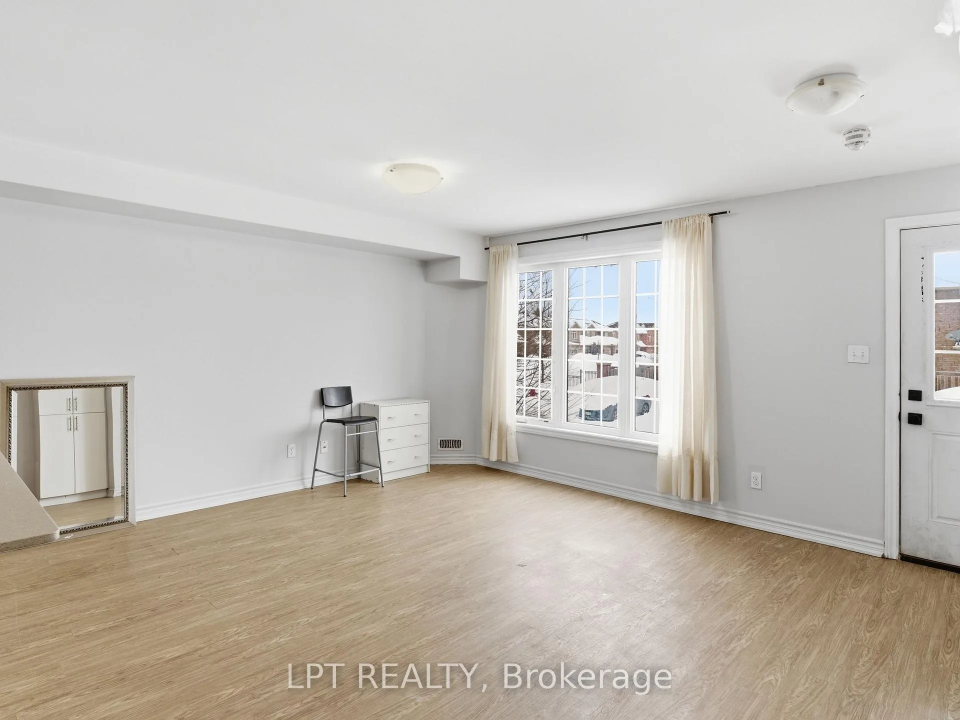 Photo 21 of Unit 4, 244 Penetanguishene Road, Barrie, Georgian Drive — HOMEH
