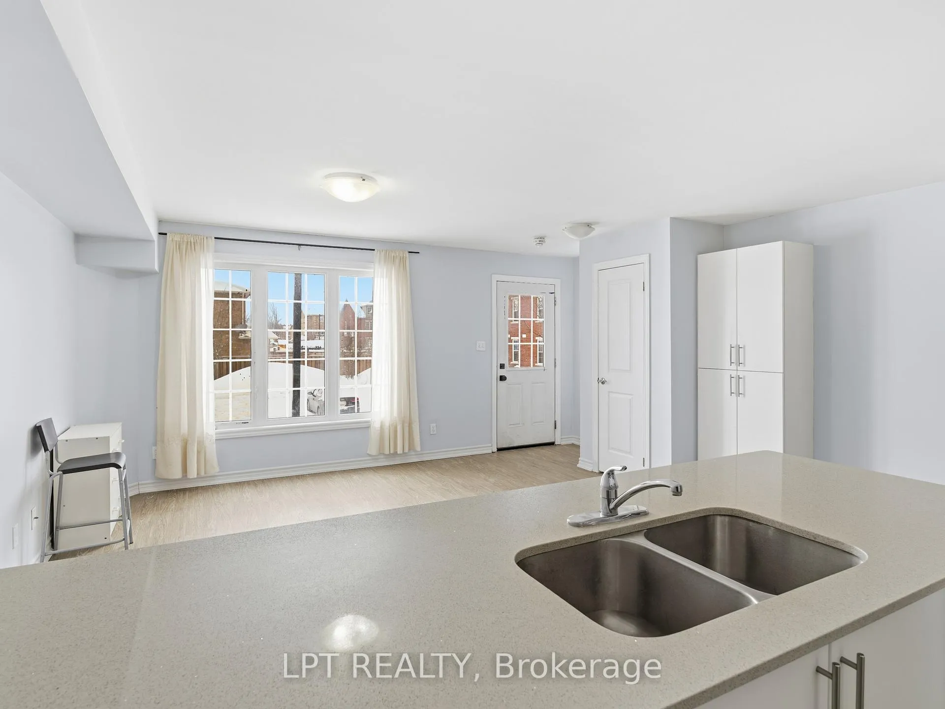 Photo 24 of Unit 4, 244 Penetanguishene Road, Barrie, Georgian Drive — HOMEH