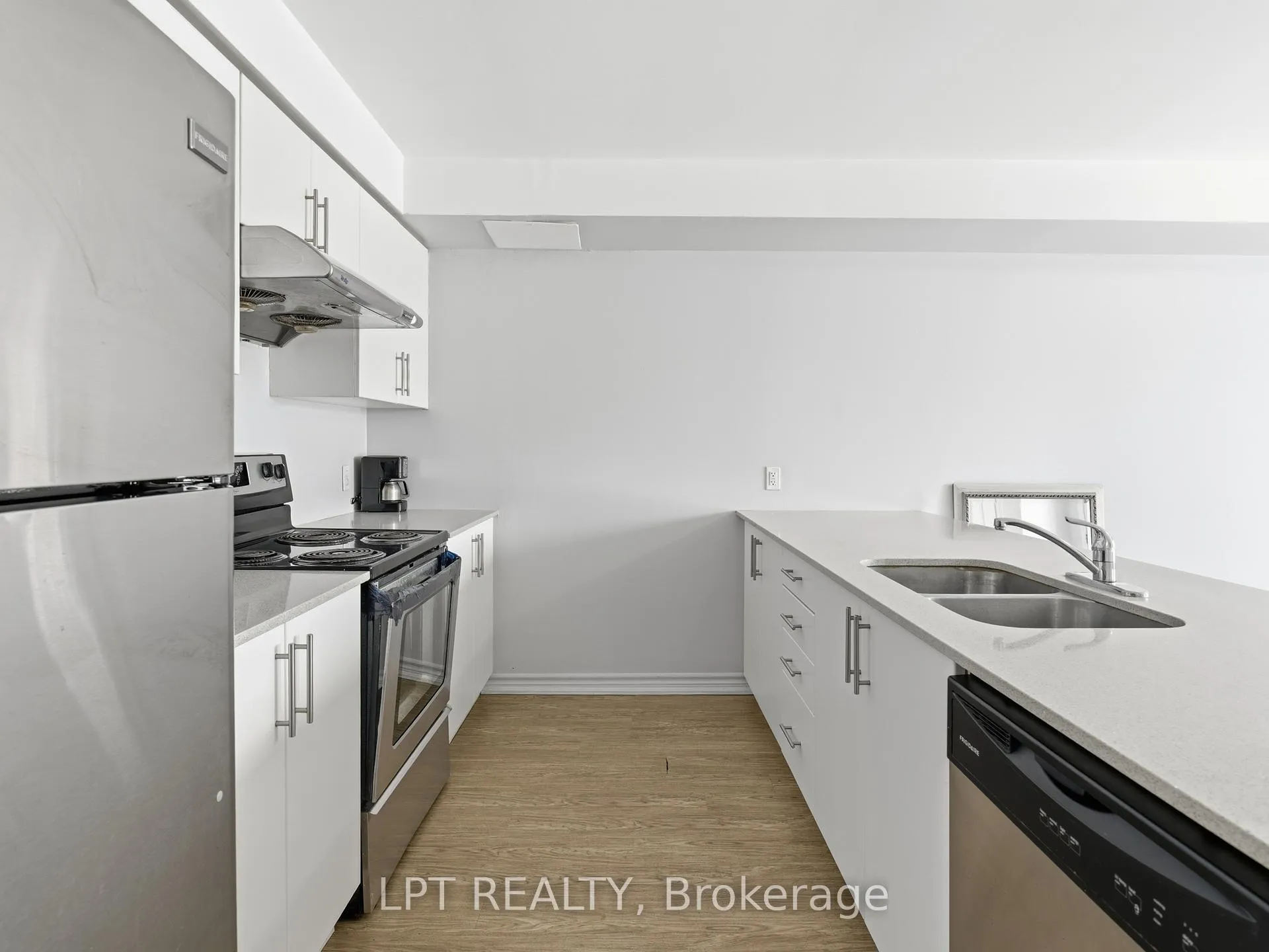 Photo 25 of Unit 4, 244 Penetanguishene Road, Barrie, Georgian Drive — HOMEH