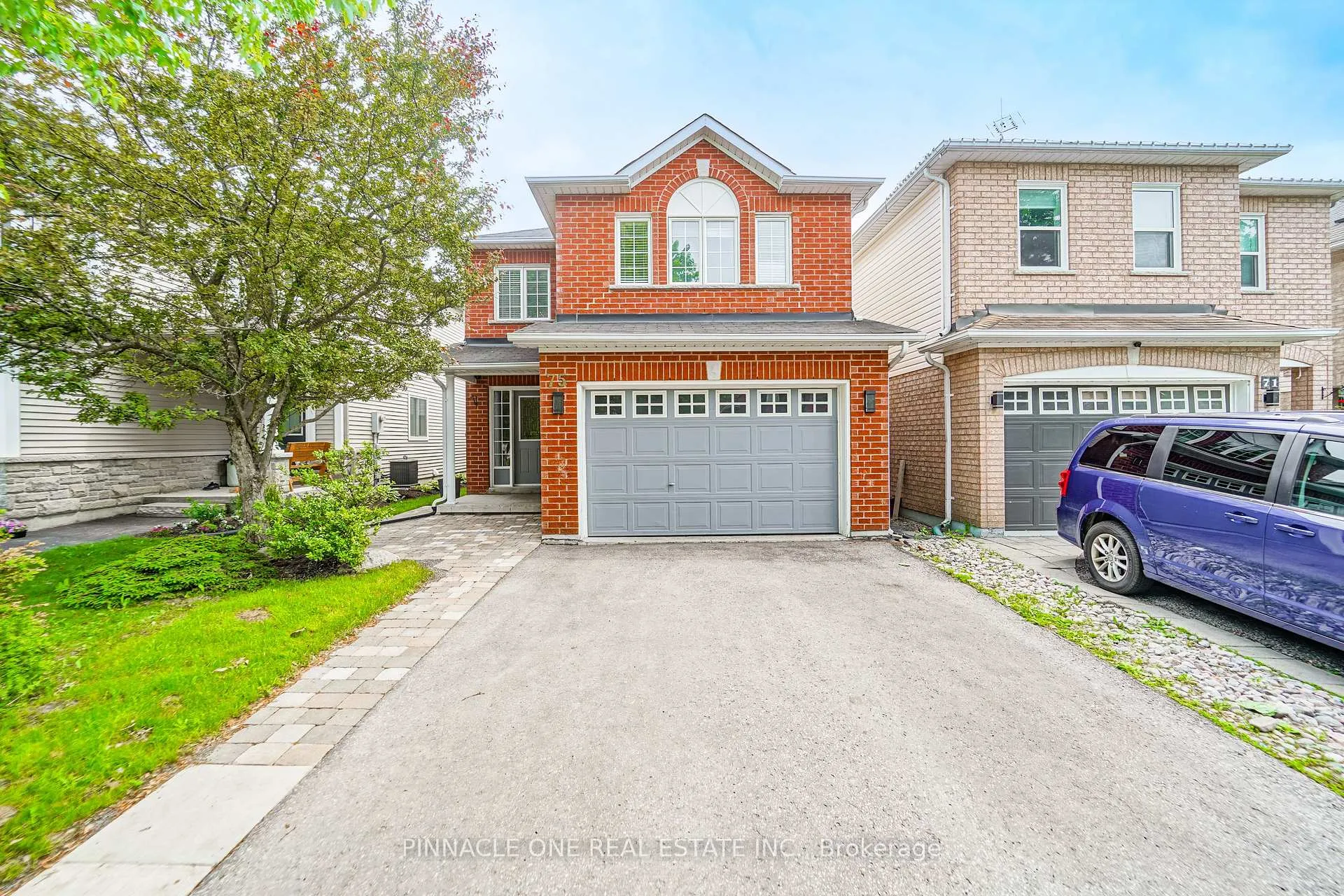 Photo 4 of 75 Dadson Drive, Clarington, Bowmanville — HOMEH