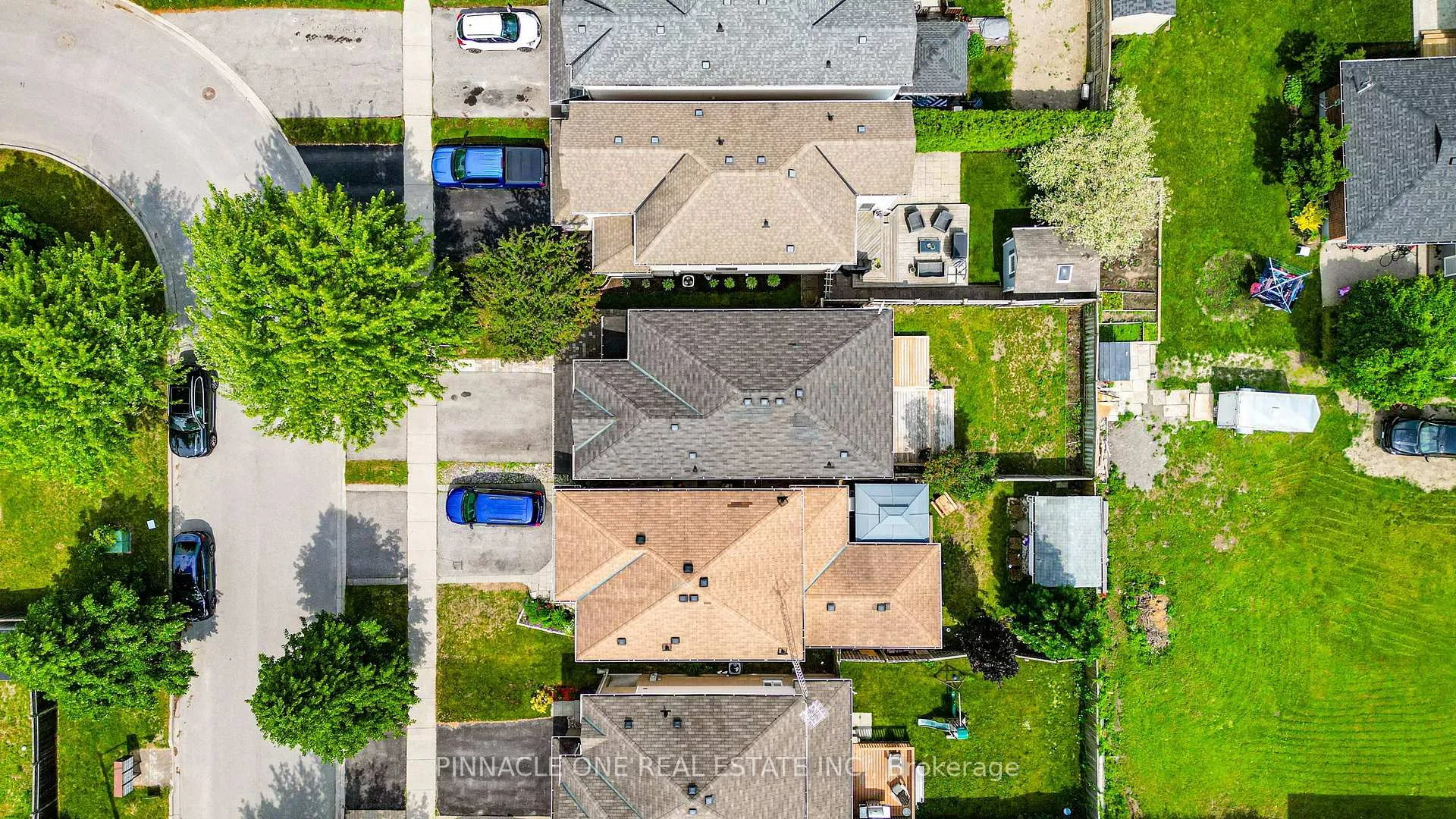 Photo 8 of 75 Dadson Drive, Clarington, Bowmanville — HOMEH