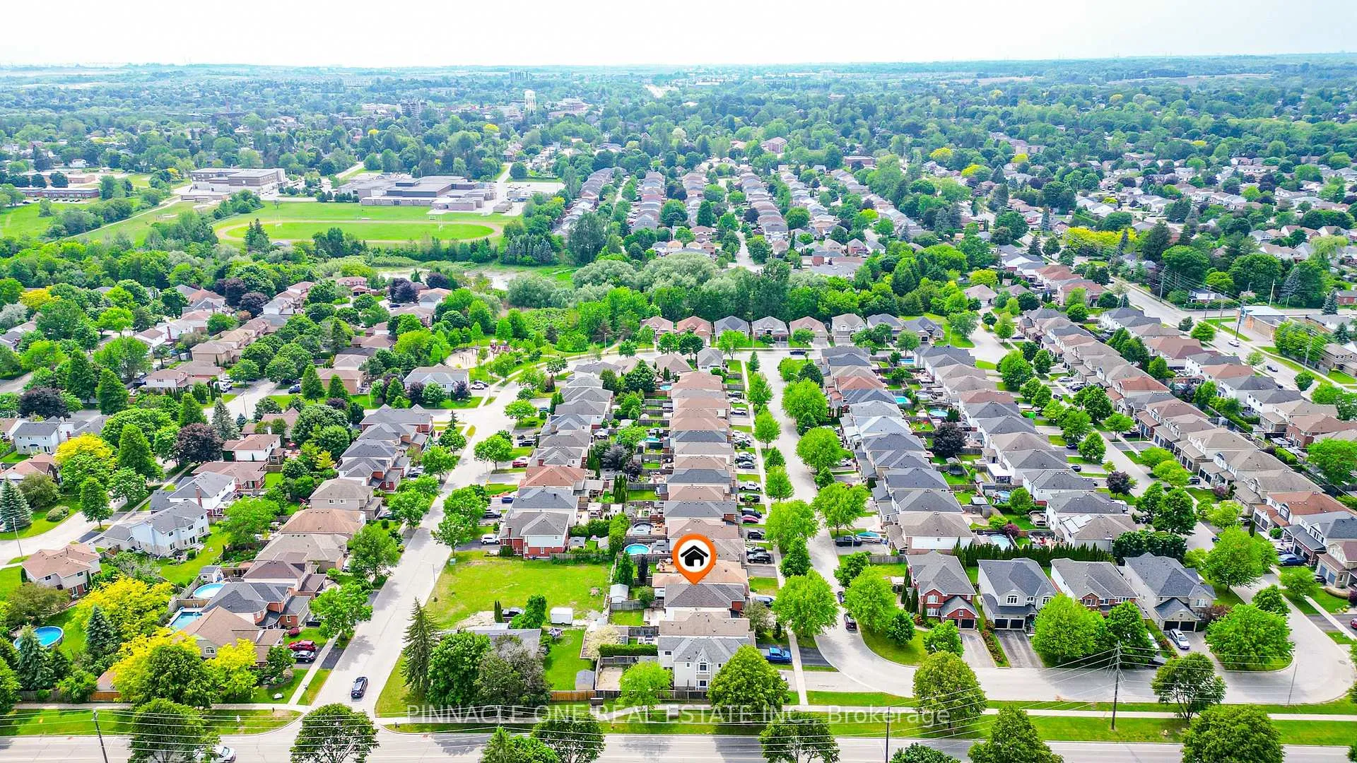 Photo 15 of 75 Dadson Drive, Clarington, Bowmanville — HOMEH