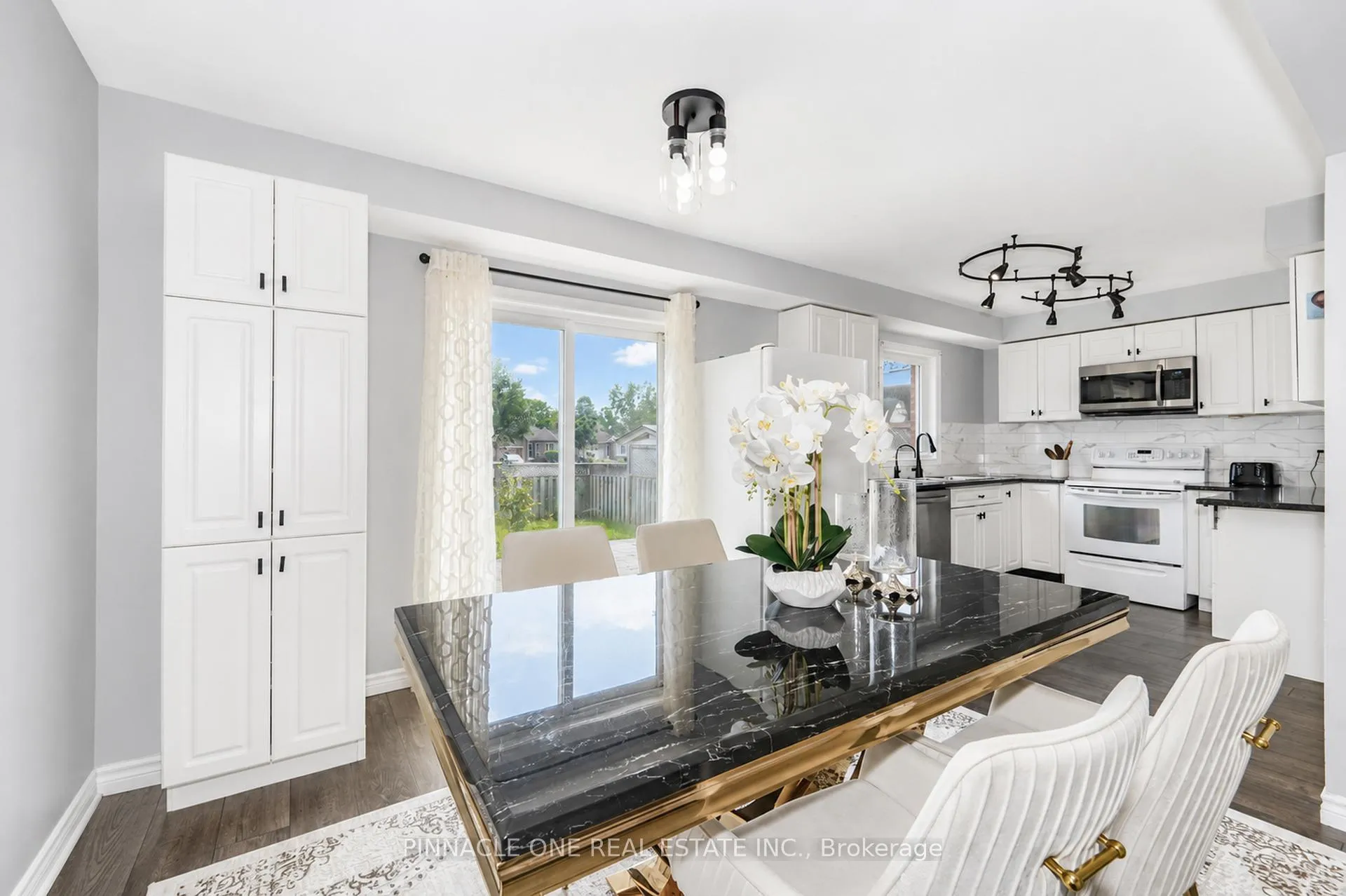 Photo 19 of 75 Dadson Drive, Clarington, Bowmanville — HOMEH