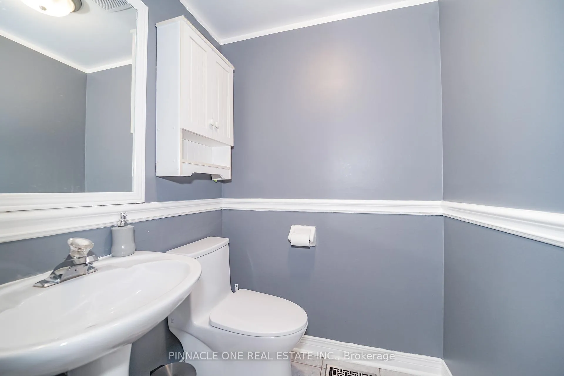 Photo 23 of 75 Dadson Drive, Clarington, Bowmanville — HOMEH