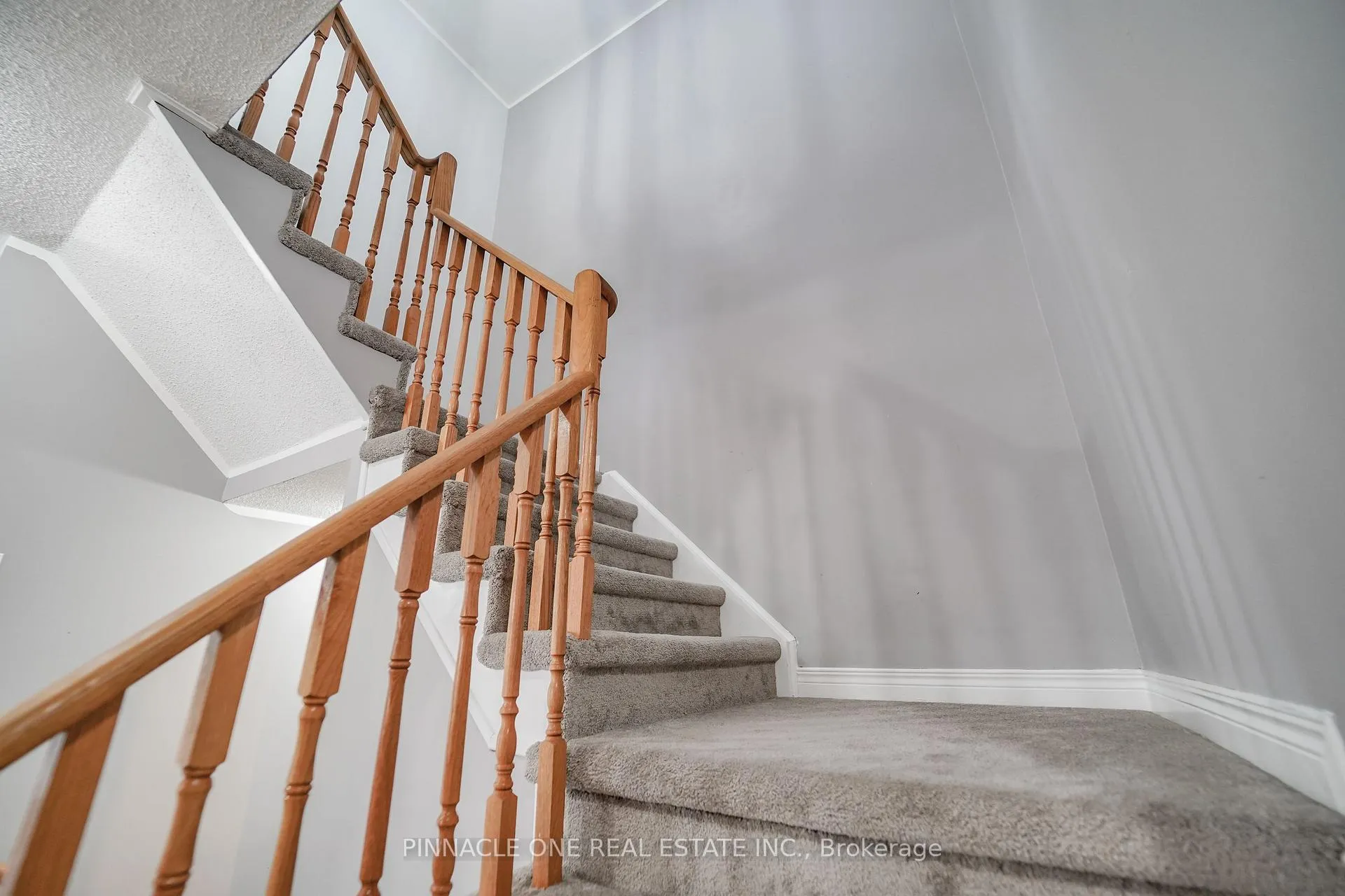 Photo 25 of 75 Dadson Drive, Clarington, Bowmanville — HOMEH