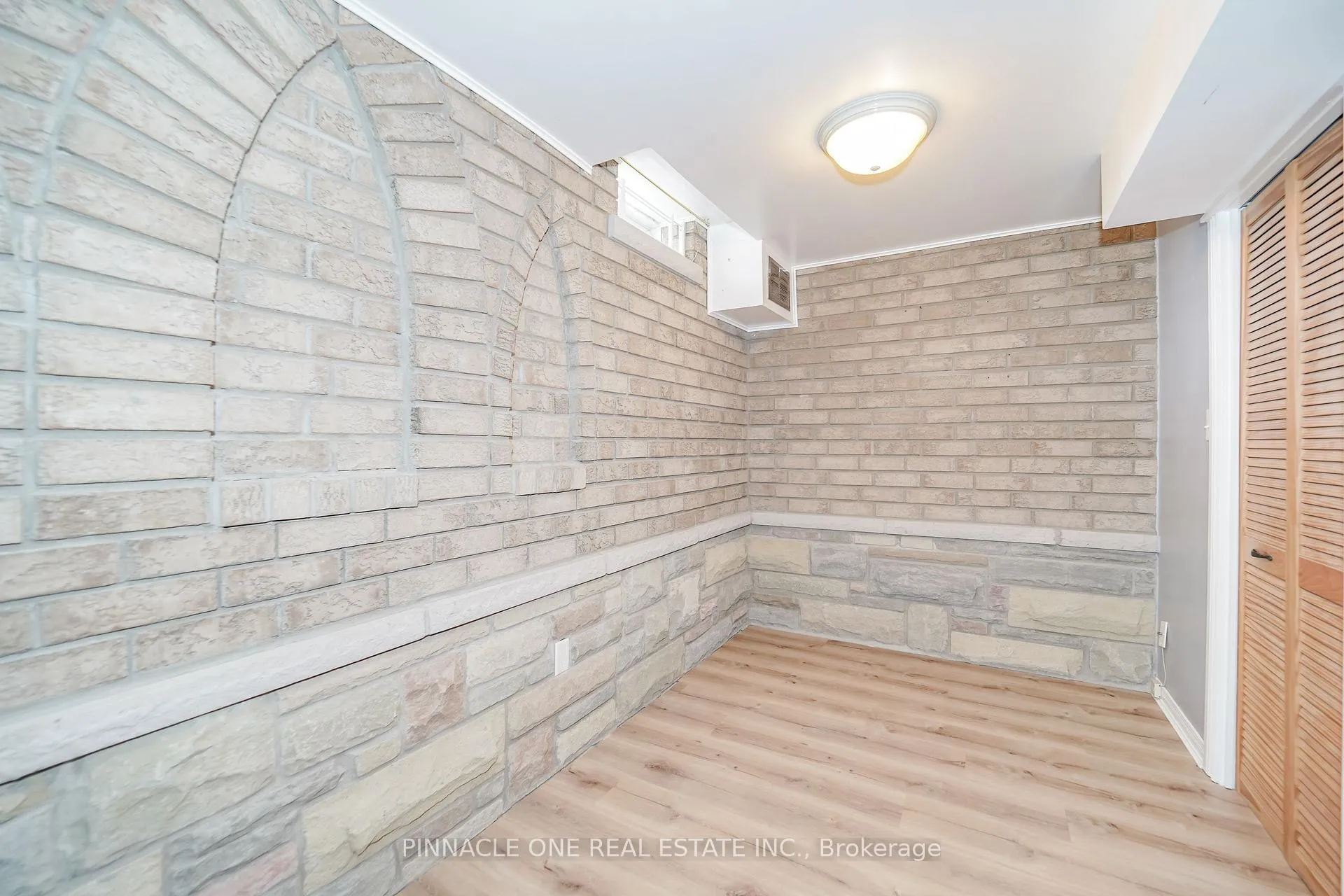 Photo 40 of 75 Dadson Drive, Clarington, Bowmanville — HOMEH