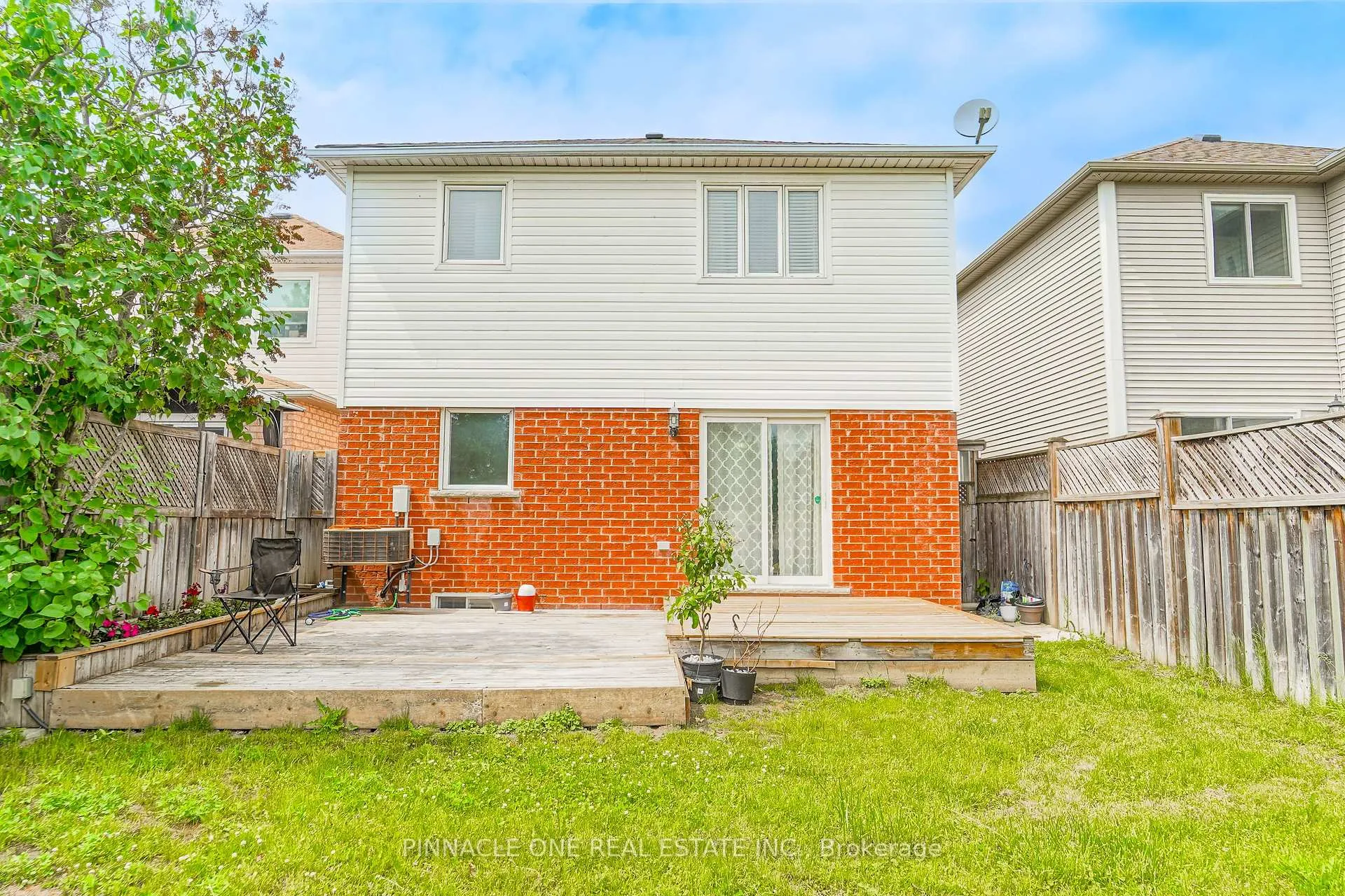 Photo 43 of 75 Dadson Drive, Clarington, Bowmanville — HOMEH