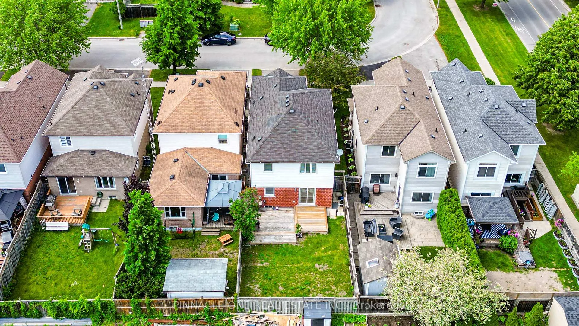 Photo 46 of 75 Dadson Drive, Clarington, Bowmanville — HOMEH