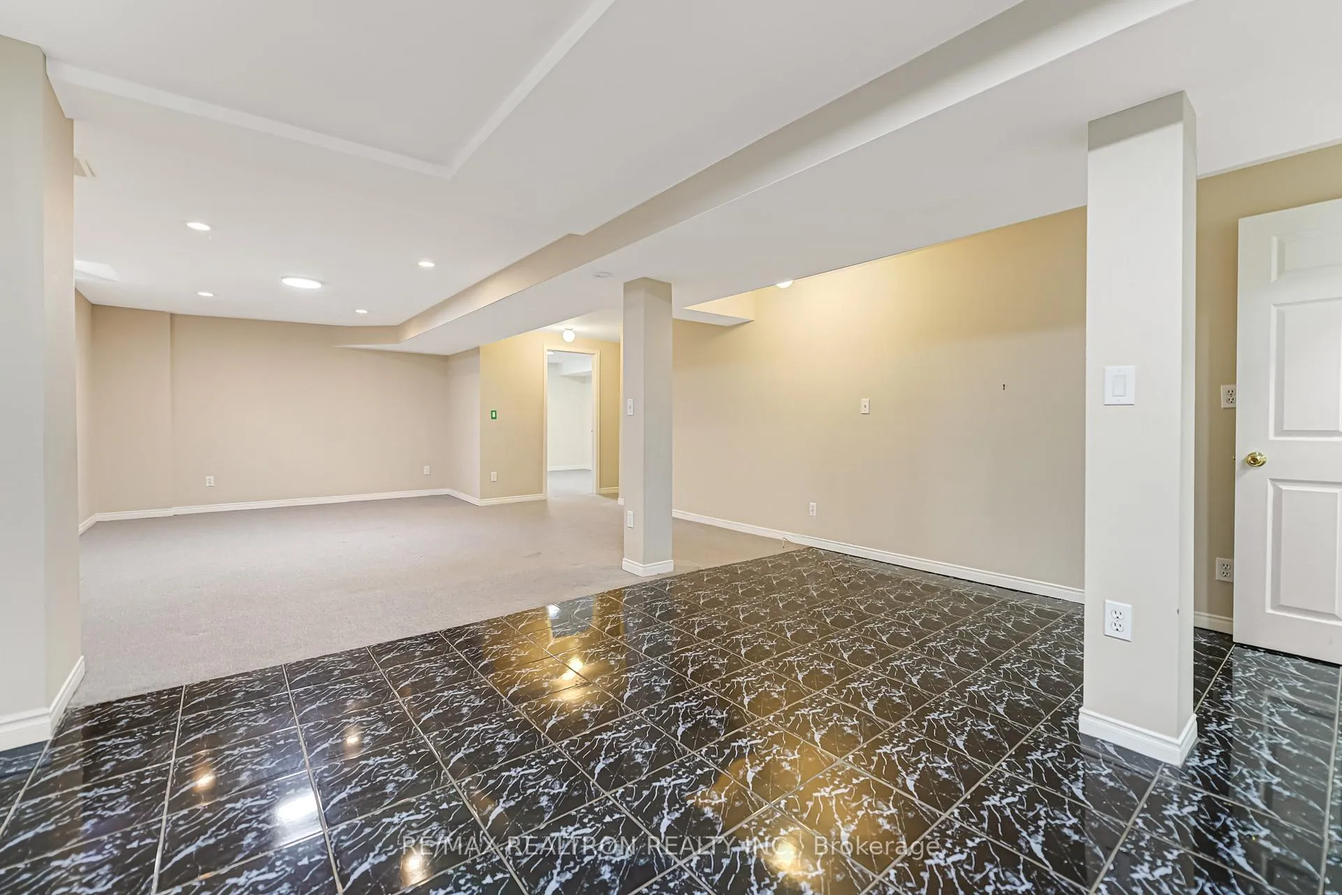 Photo 18 of 78 Soho Crescent, Markham, Markville — HOMEH