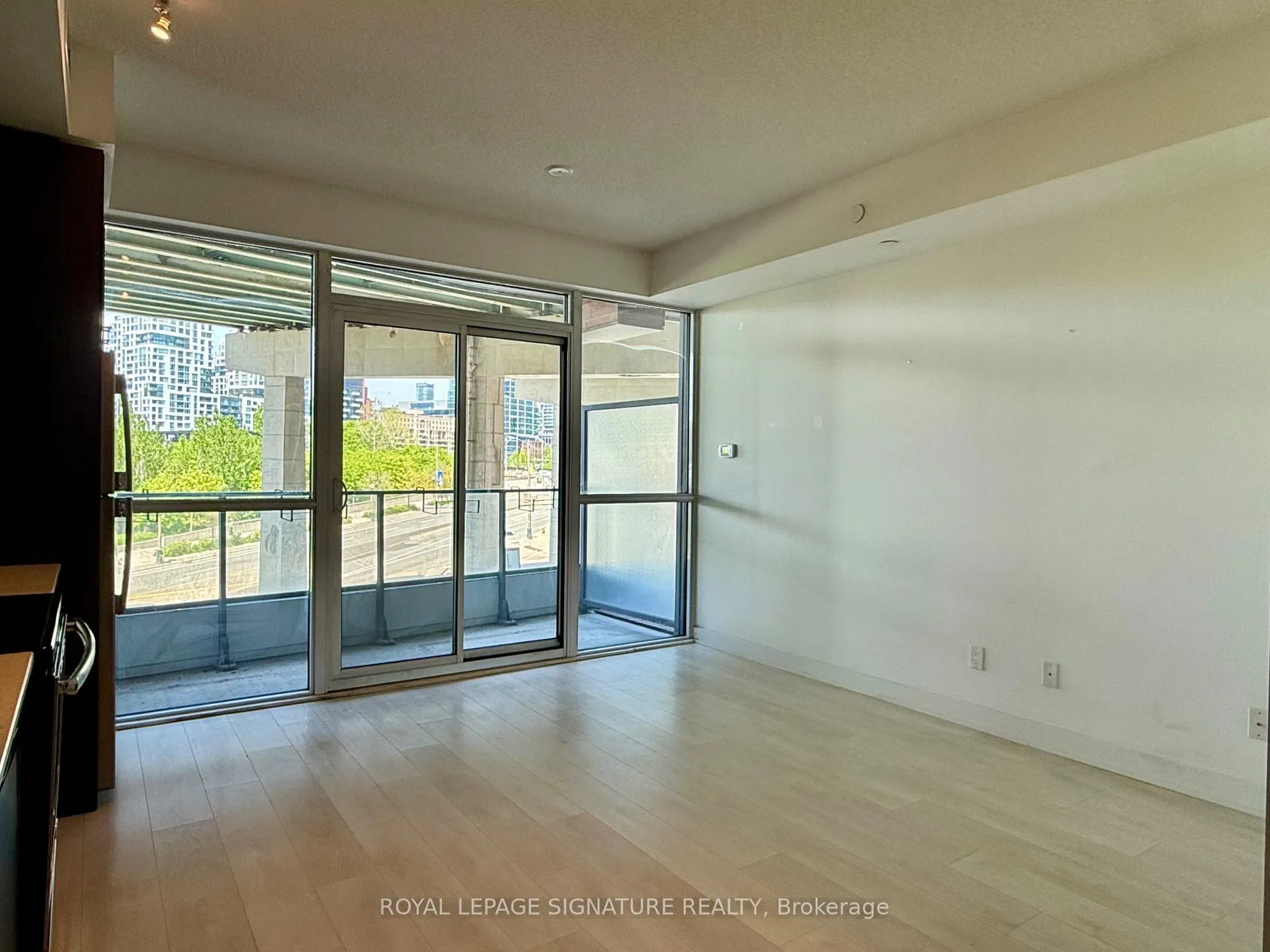 Photo 2 of Unit 305, 50 Bruyeres Mews, Toronto, Niagara — HOMEH