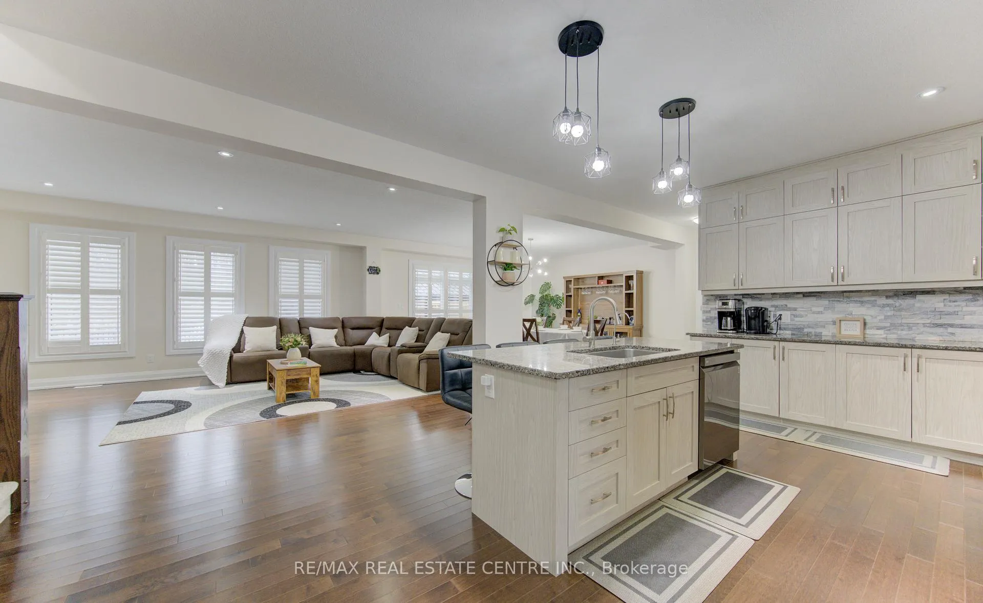 Photo 6 of 285 Sedgewood Street, Kitchener, Doon South — HOMEH