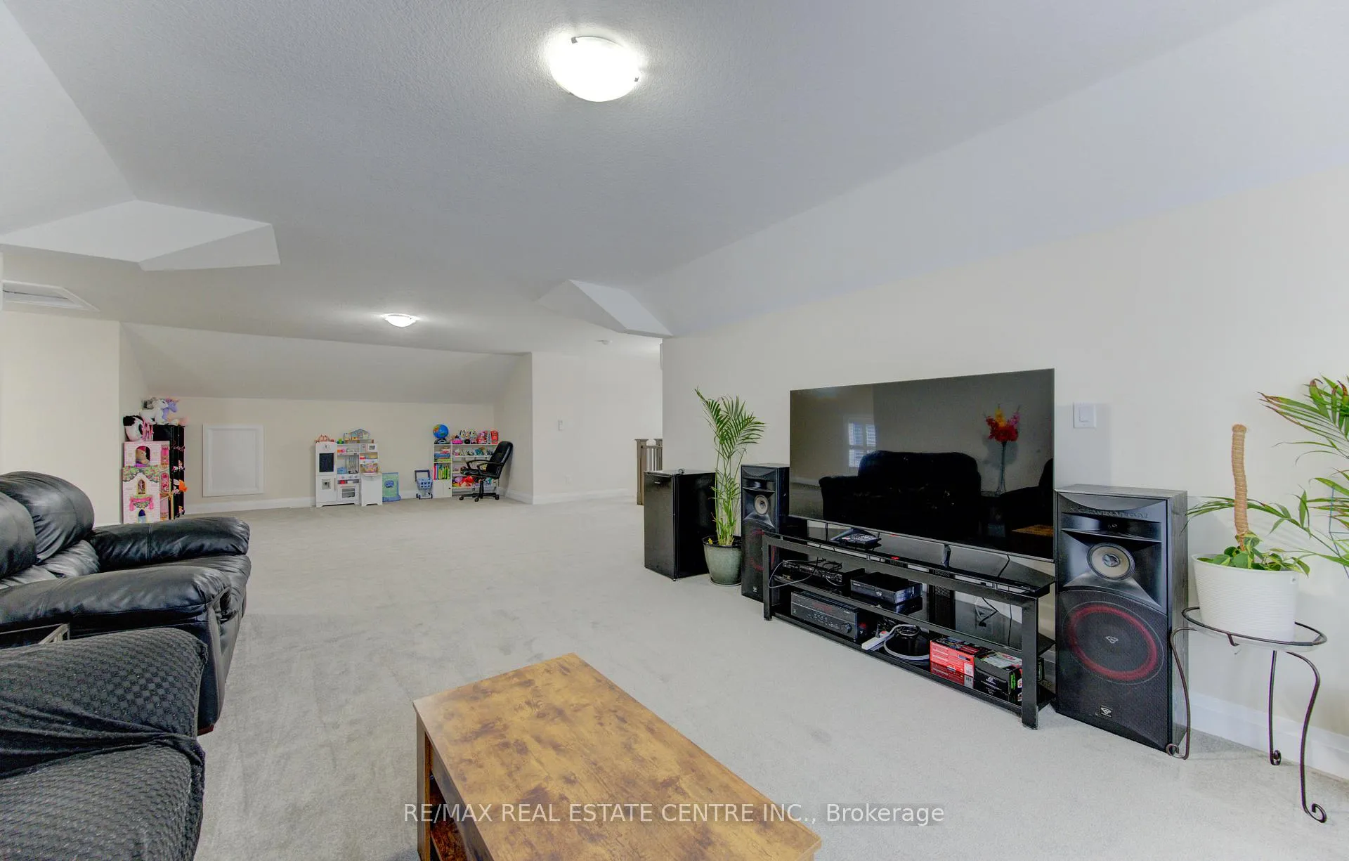 Photo 23 of 285 Sedgewood Street, Kitchener, Doon South — HOMEH