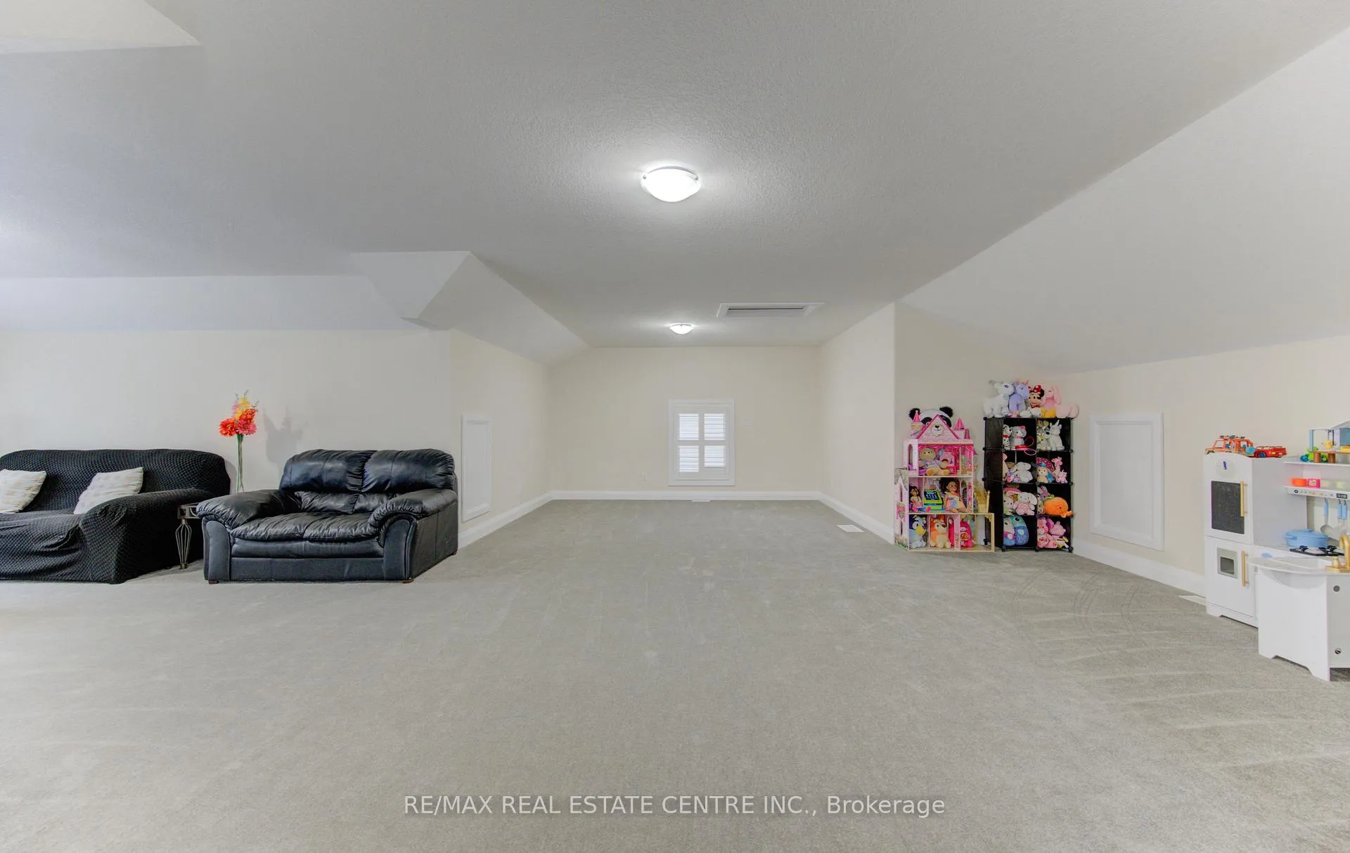Photo 24 of 285 Sedgewood Street, Kitchener, Doon South — HOMEH