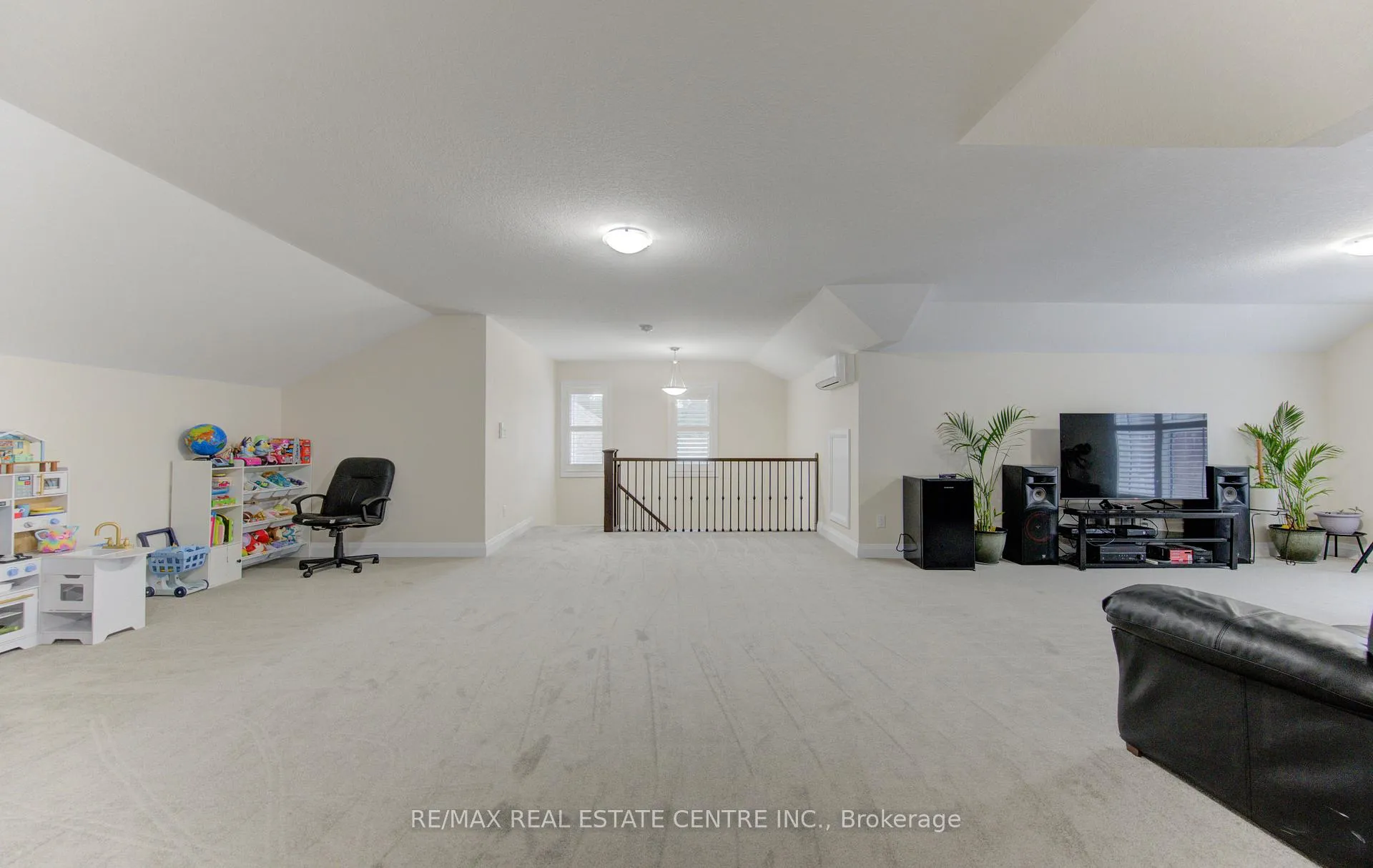 Photo 25 of 285 Sedgewood Street, Kitchener, Doon South — HOMEH