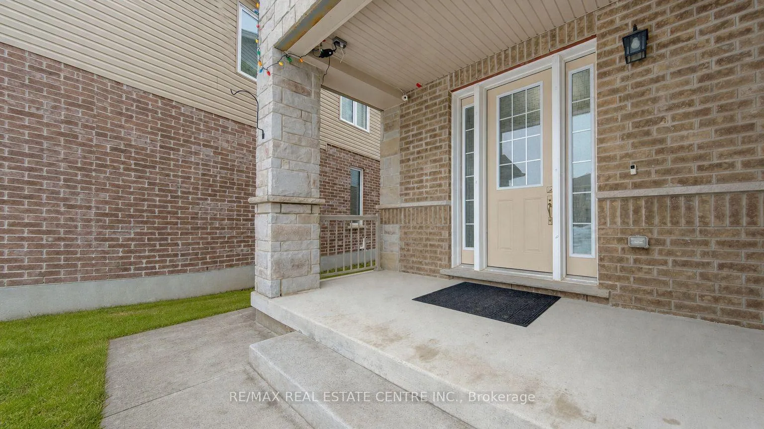 Photo 2 of 285 Sedgewood Street, Kitchener, Doon South — HOMEH