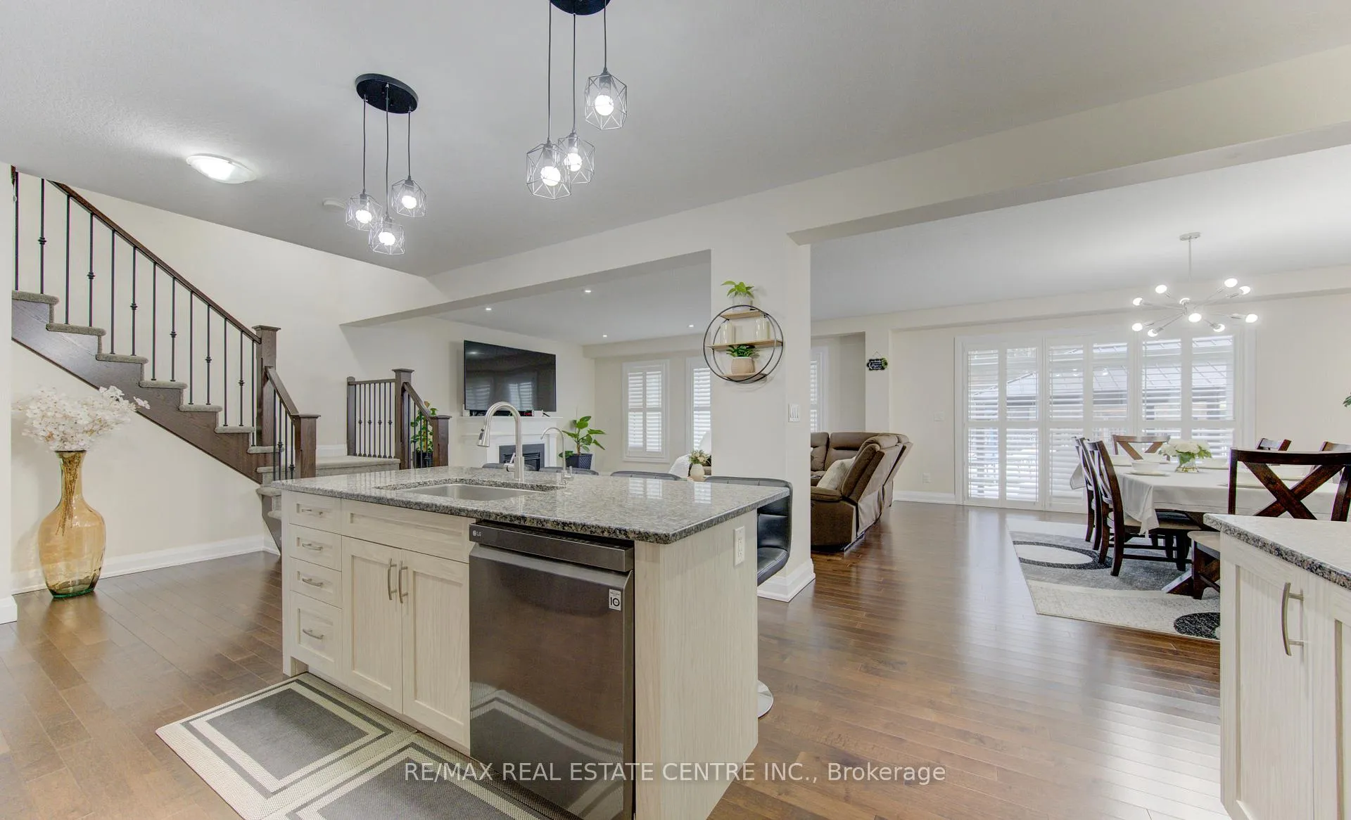 Photo 12 of 285 Sedgewood Street, Kitchener, Doon South — HOMEH