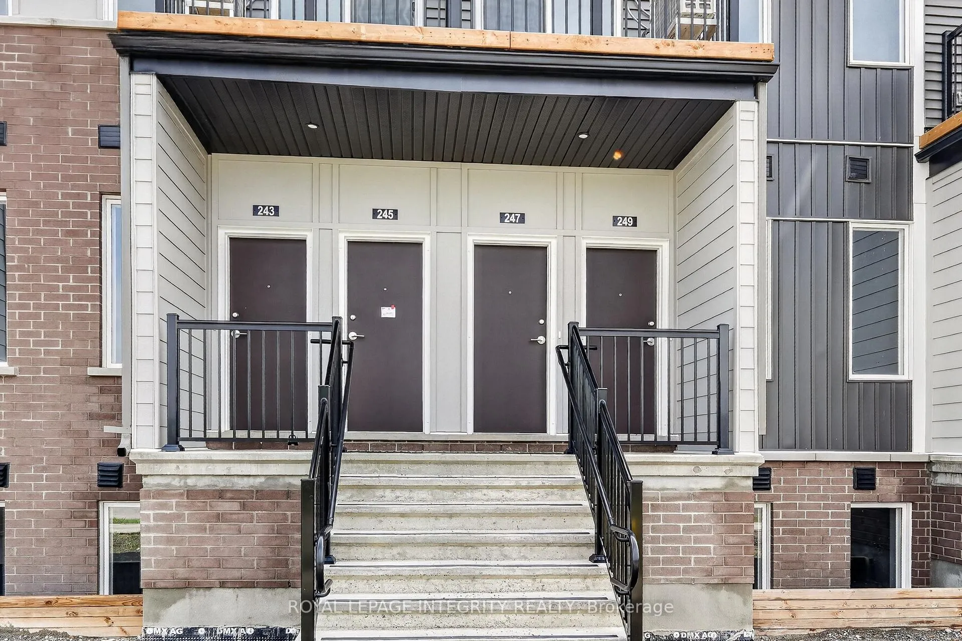 Photo 2 of 247 La Marche Avenue, Ottawa, Chapel Hill South - Orleans Village — HOMEH