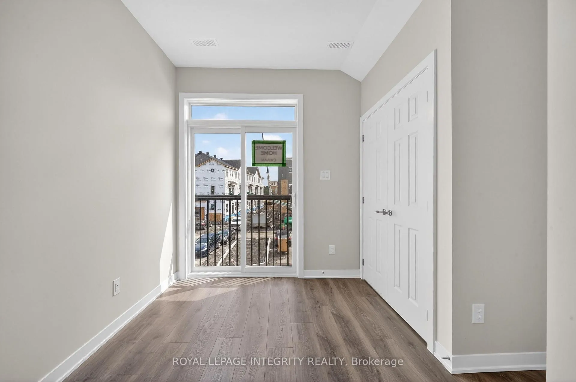 Photo 6 of 247 La Marche Avenue, Ottawa, Chapel Hill South - Orleans Village — HOMEH