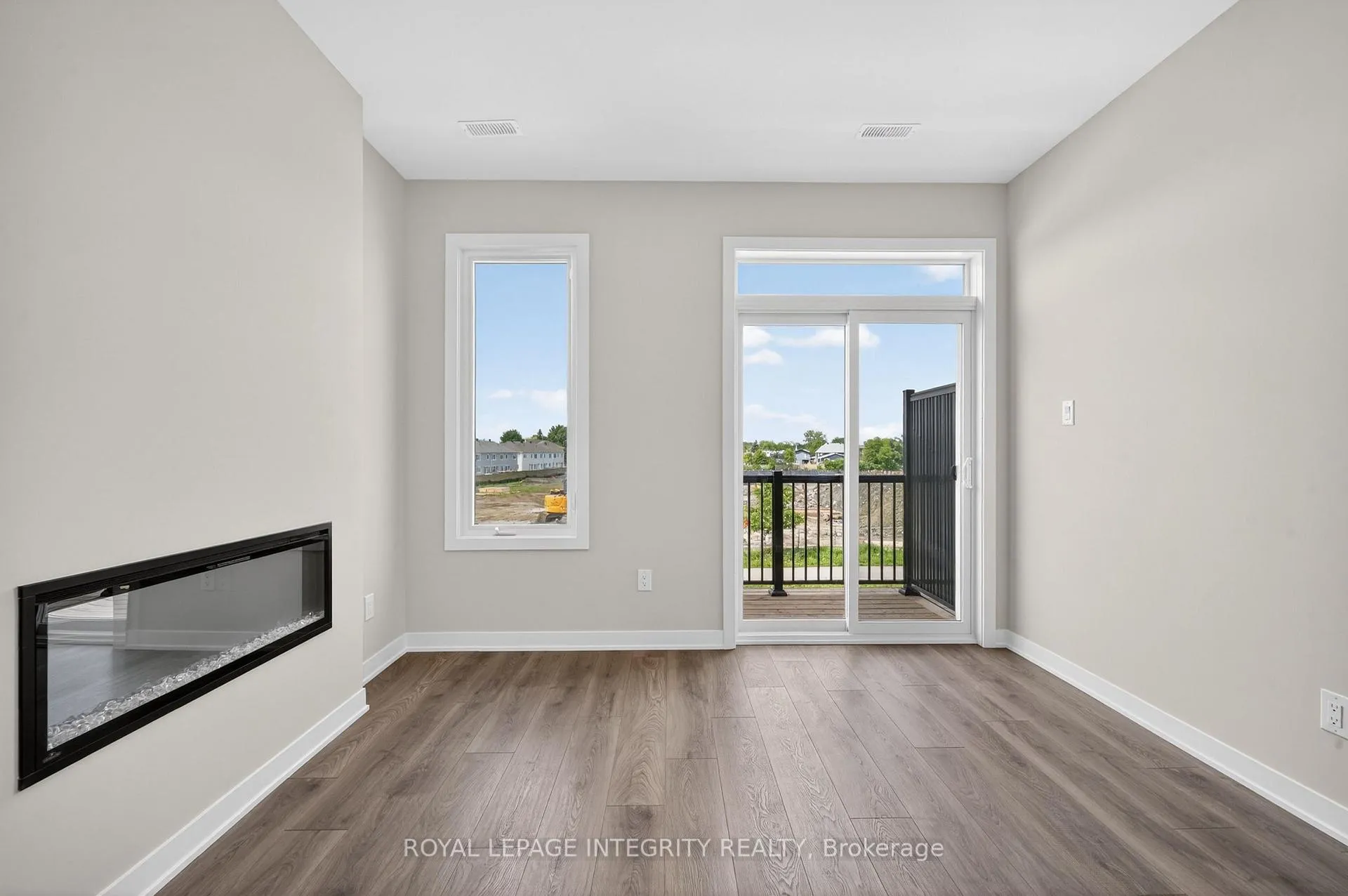 Photo 12 of 247 La Marche Avenue, Ottawa, Chapel Hill South - Orleans Village — HOMEH