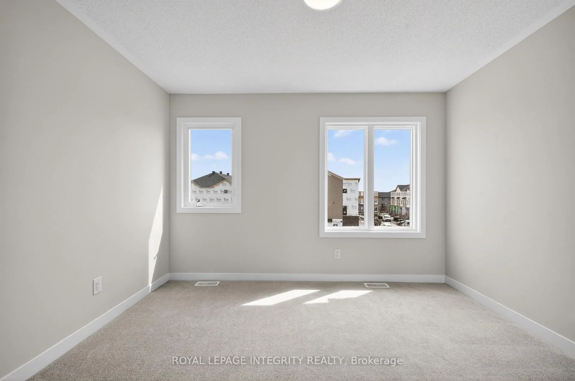 Photo 23 of 247 La Marche Avenue, Ottawa, Chapel Hill South - Orleans Village — HOMEH