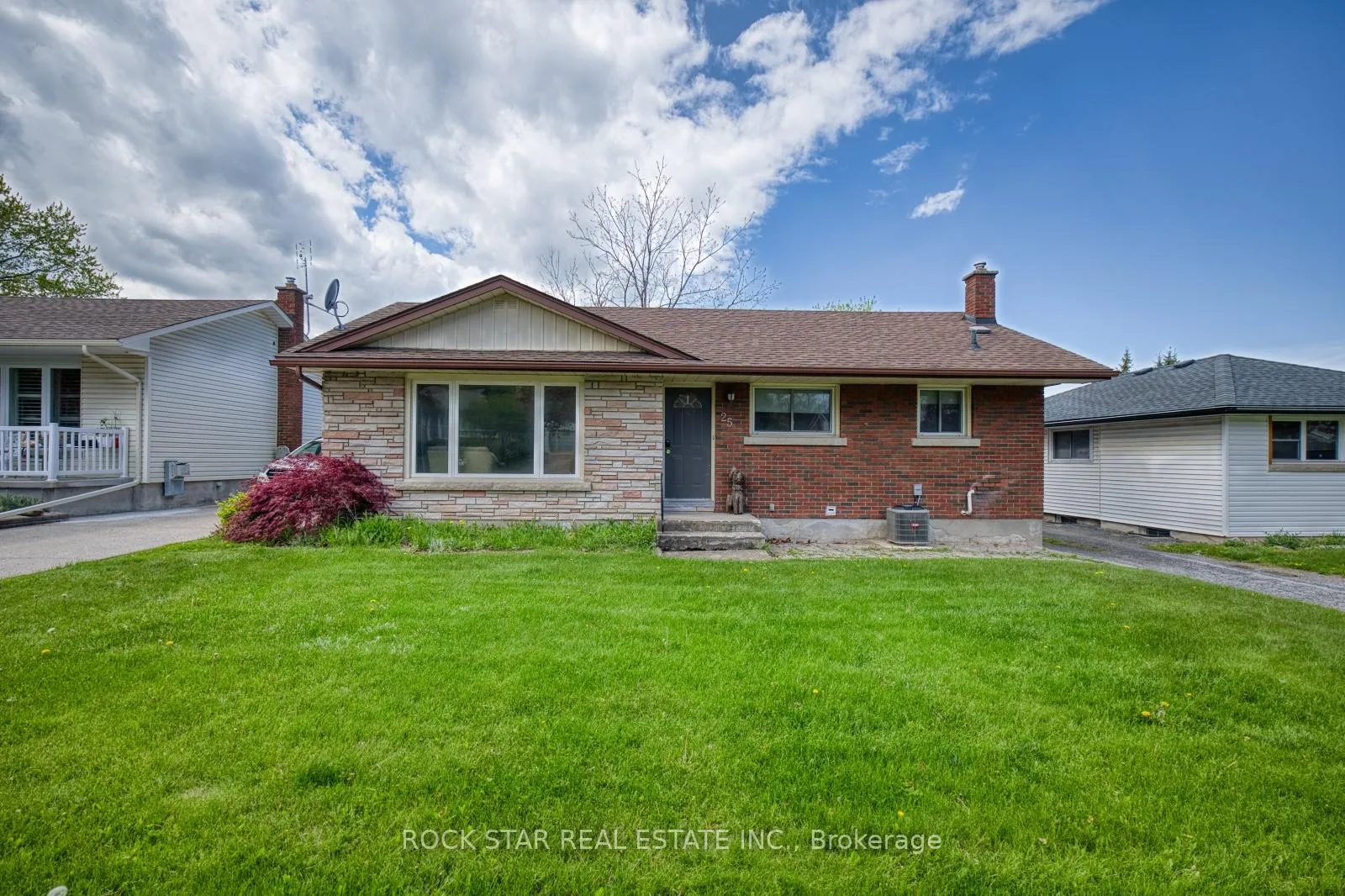 Photo 1 of 25 Warkdale Drive, St. Catharines, Burleigh Hill — HOMEH