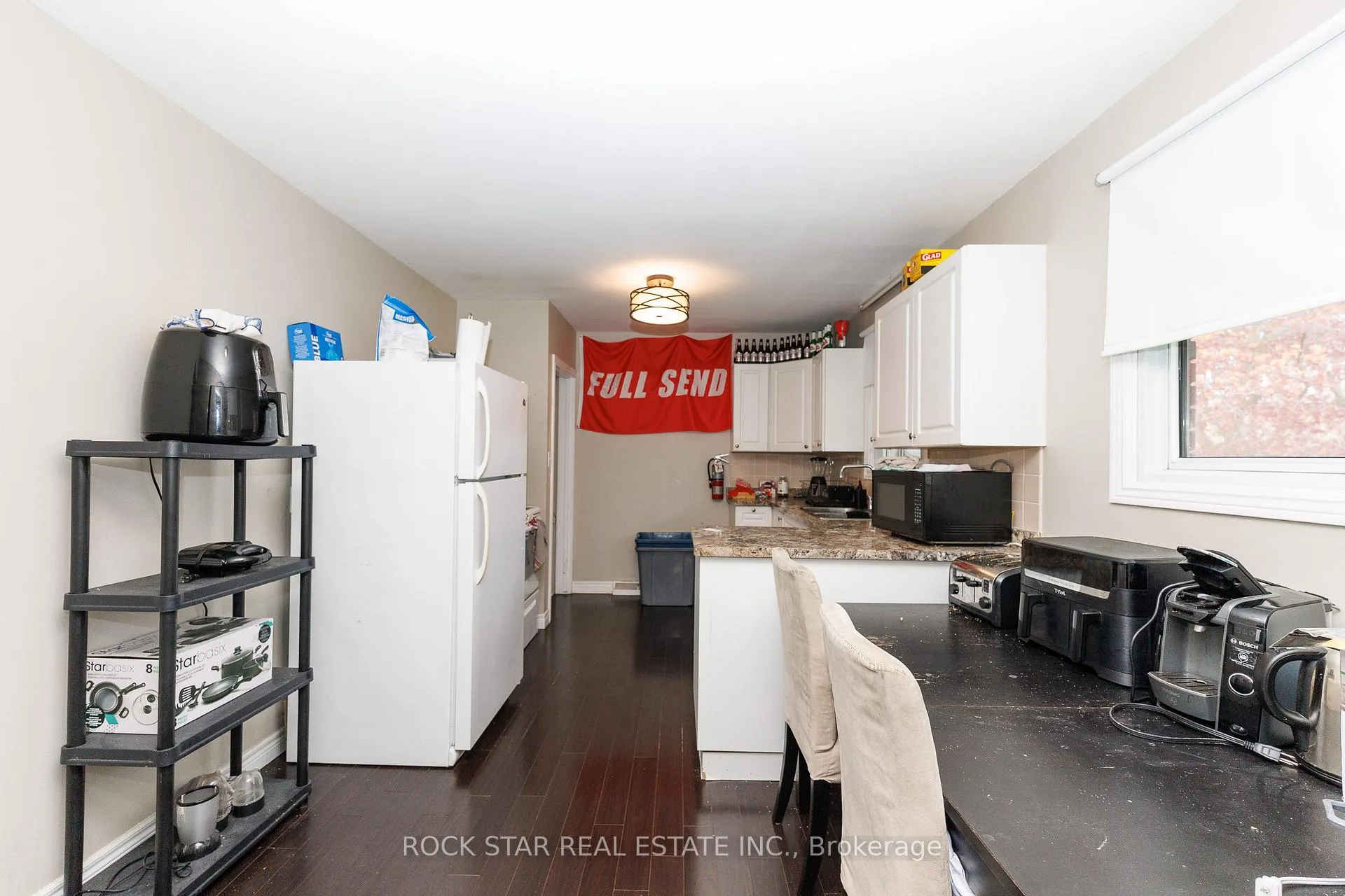 Photo 9 of 25 Warkdale Drive, St. Catharines, Burleigh Hill — HOMEH