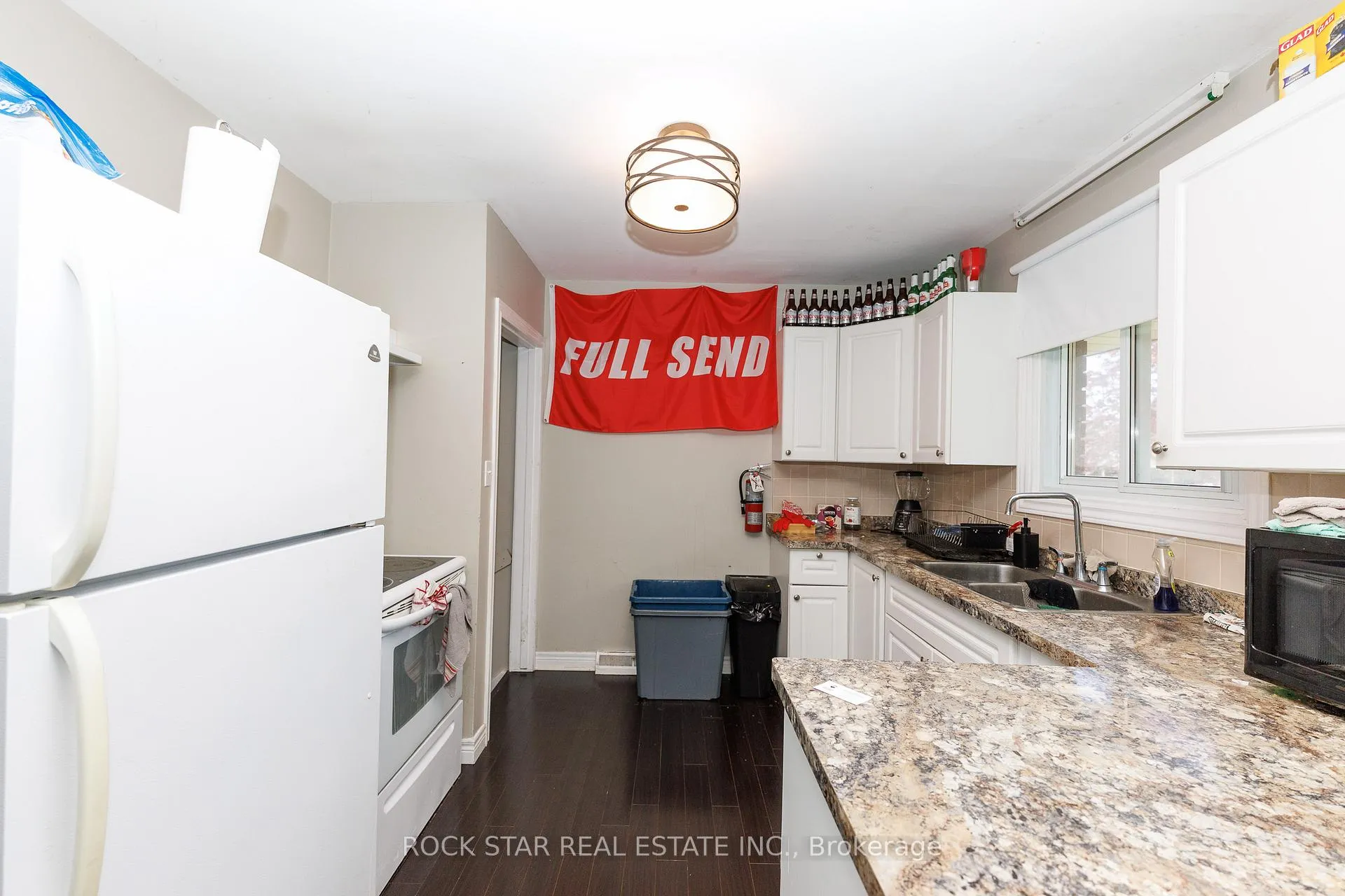 Photo 11 of 25 Warkdale Drive, St. Catharines, Burleigh Hill — HOMEH