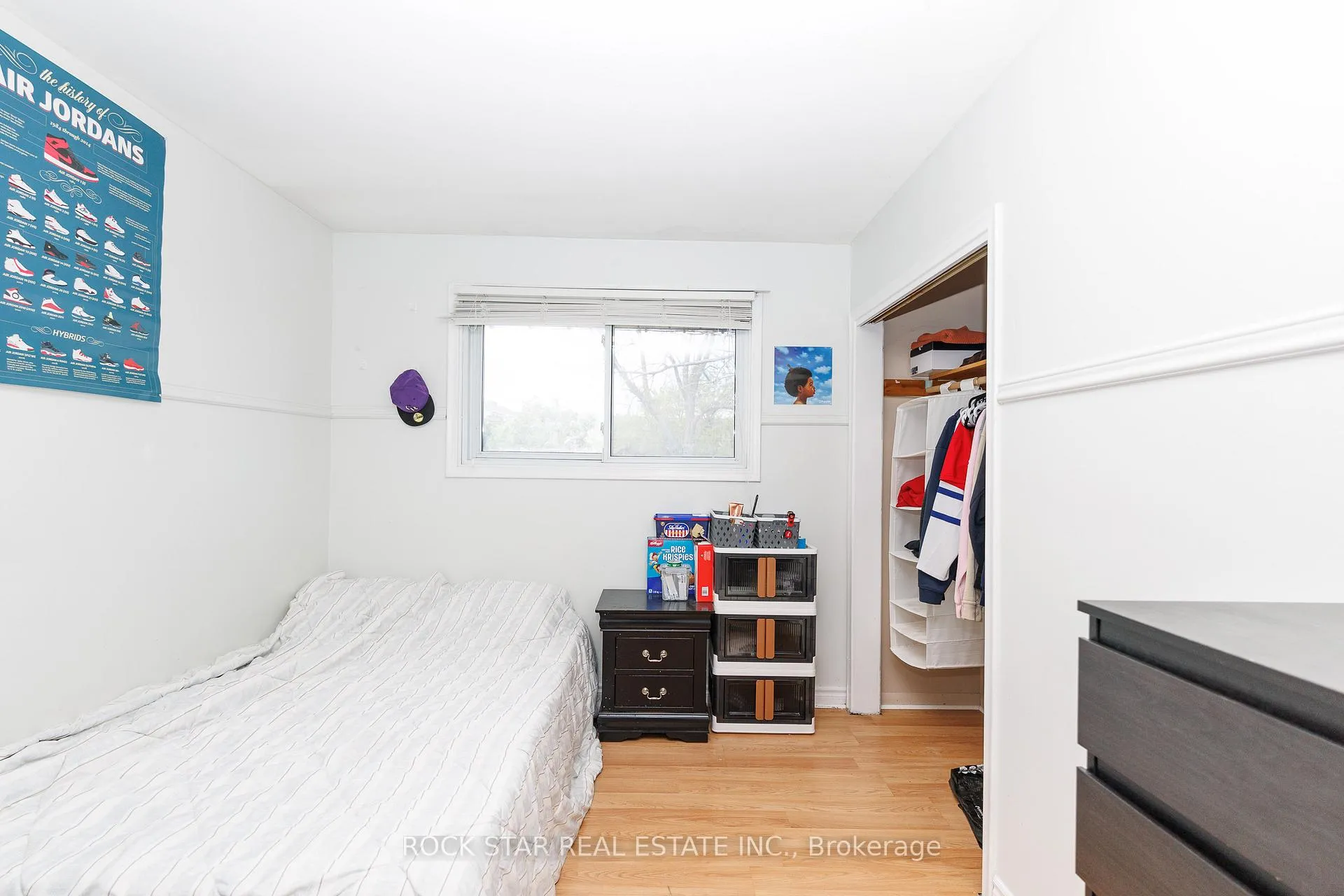 Photo 10 of 25 Warkdale Drive, St. Catharines, Burleigh Hill — HOMEH