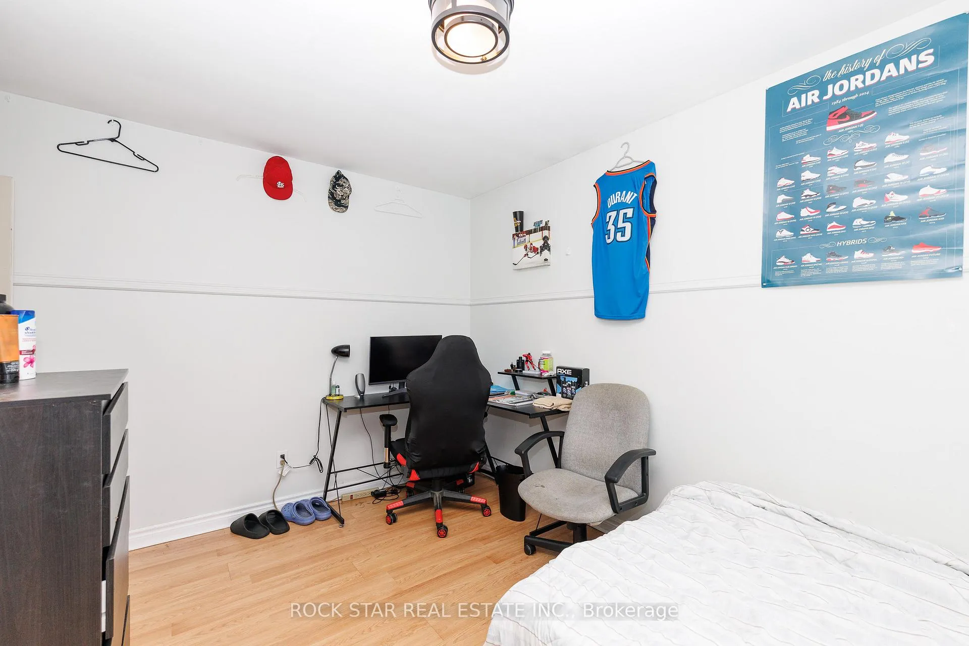 Photo 19 of 25 Warkdale Drive, St. Catharines, Burleigh Hill — HOMEH