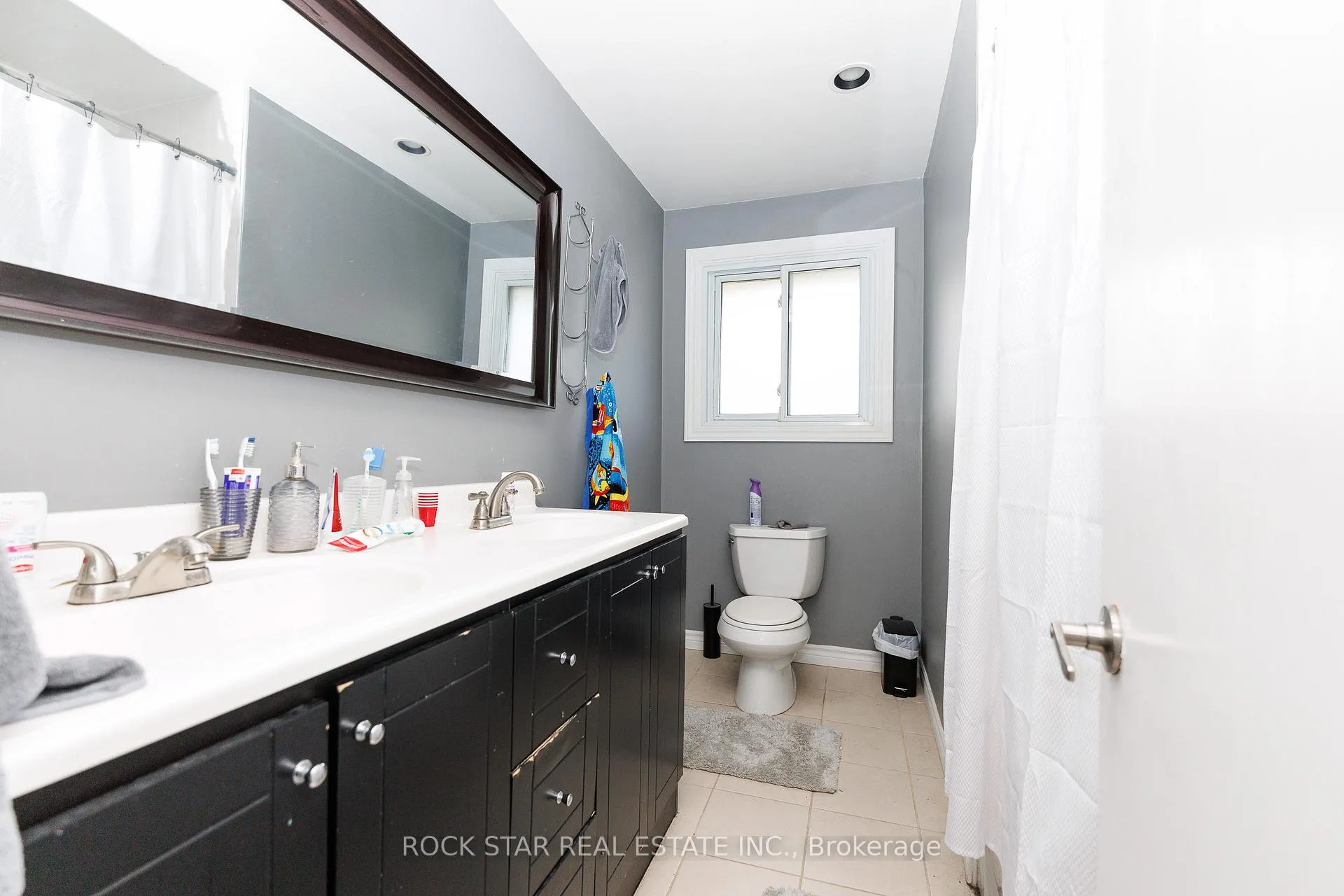 Photo 12 of 25 Warkdale Drive, St. Catharines, Burleigh Hill — HOMEH