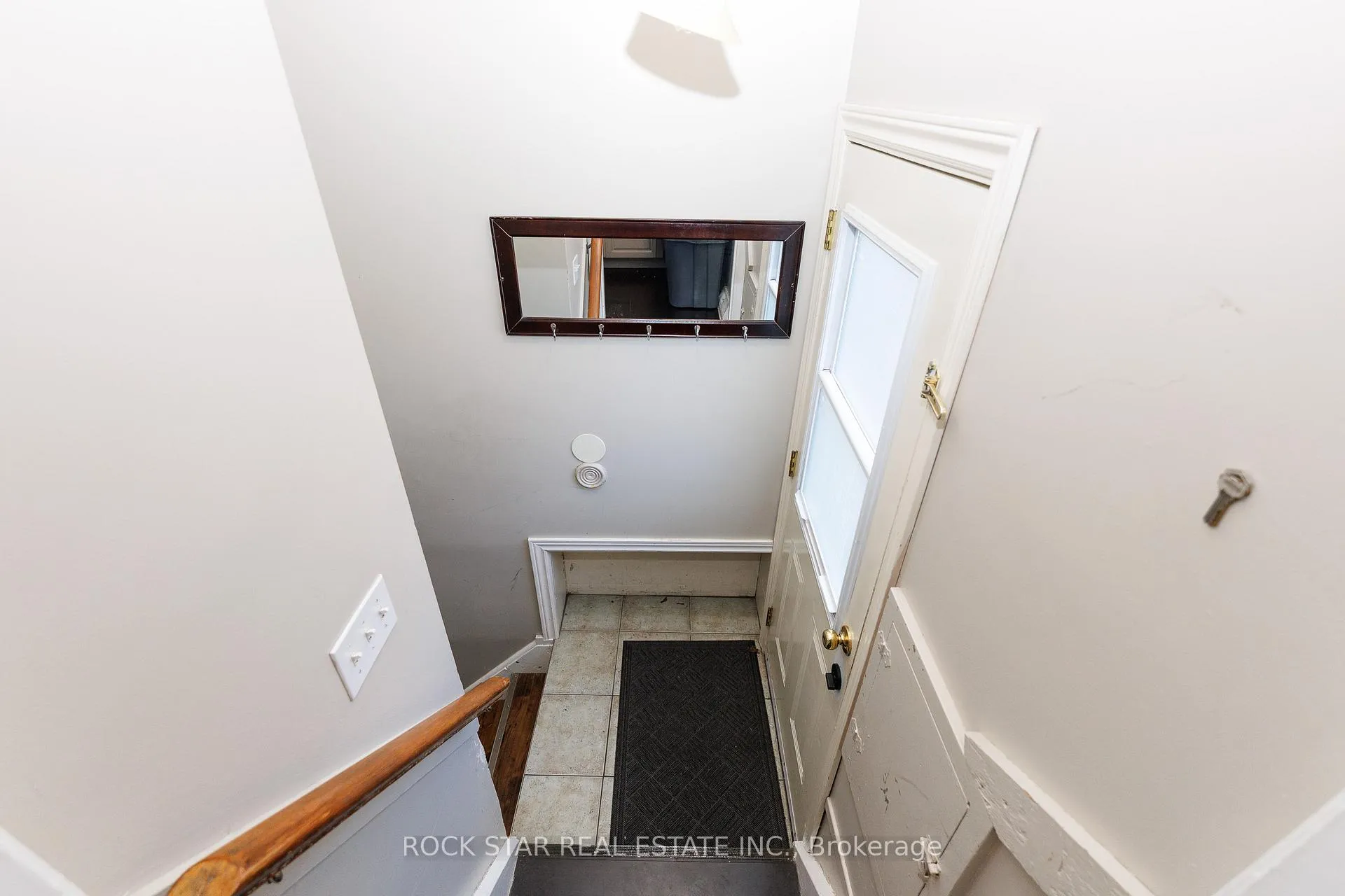 Photo 15 of 25 Warkdale Drive, St. Catharines, Burleigh Hill — HOMEH
