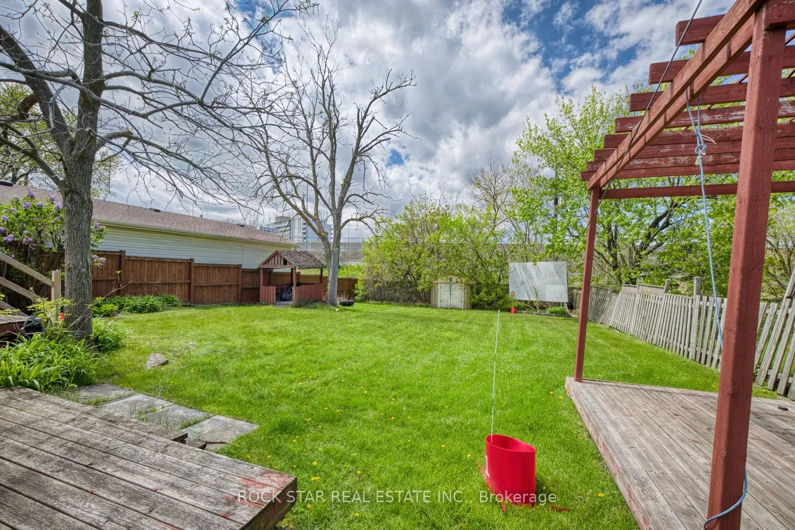 Photo 20 of 25 Warkdale Drive, St. Catharines, Burleigh Hill — HOMEH