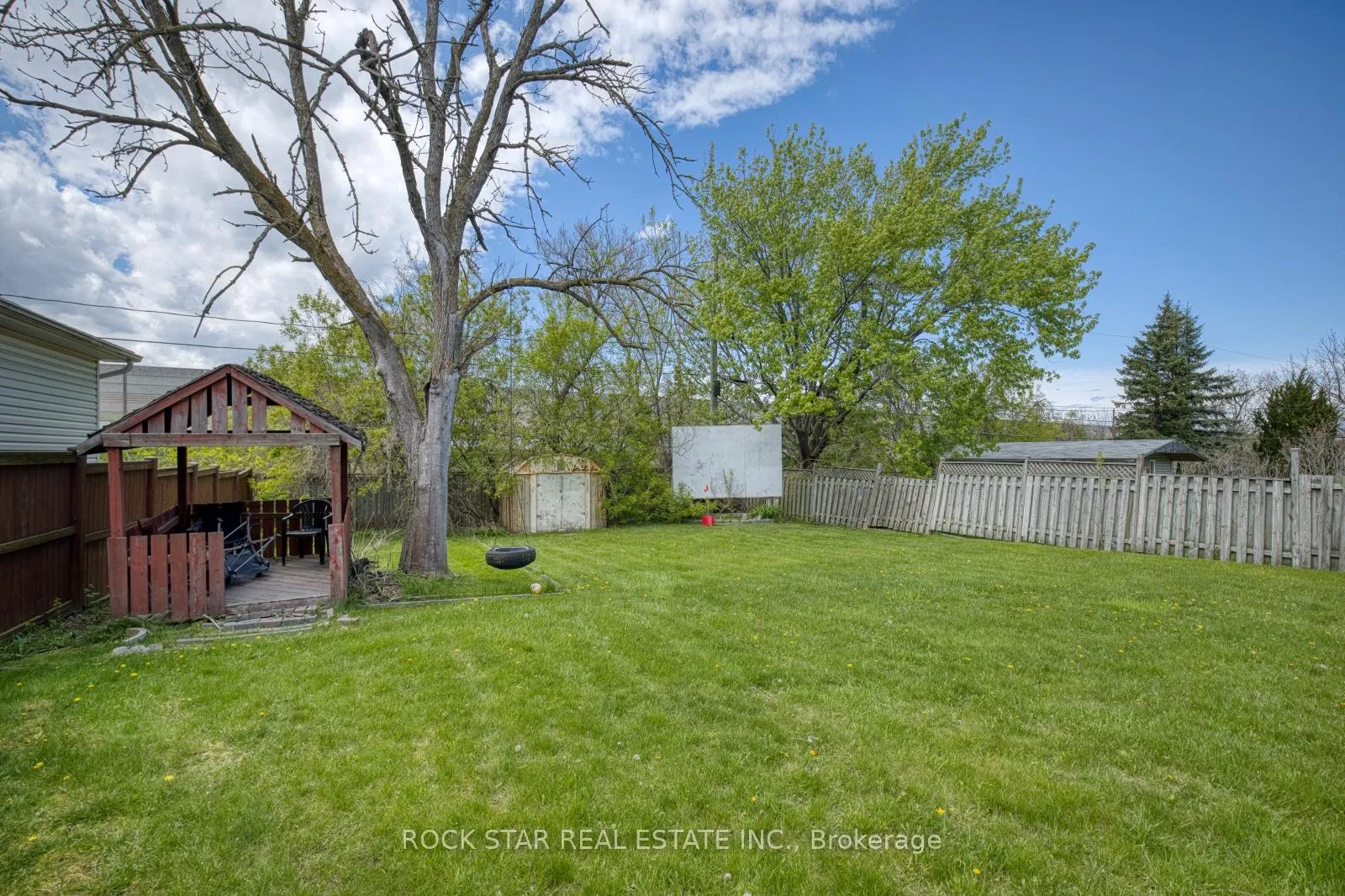 Photo 23 of 25 Warkdale Drive, St. Catharines, Burleigh Hill — HOMEH