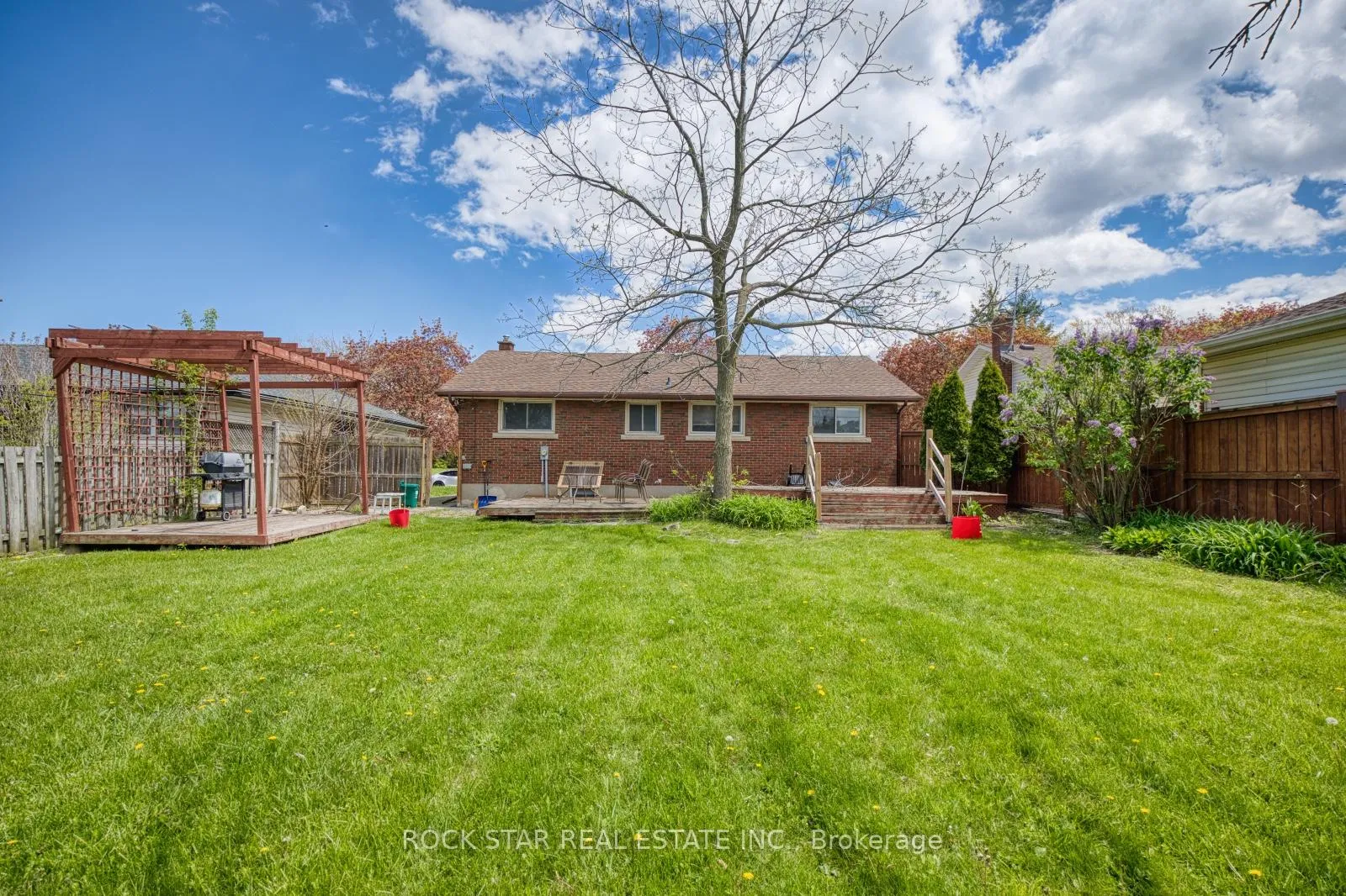 Photo 3 of 25 Warkdale Drive, St. Catharines, Burleigh Hill — HOMEH