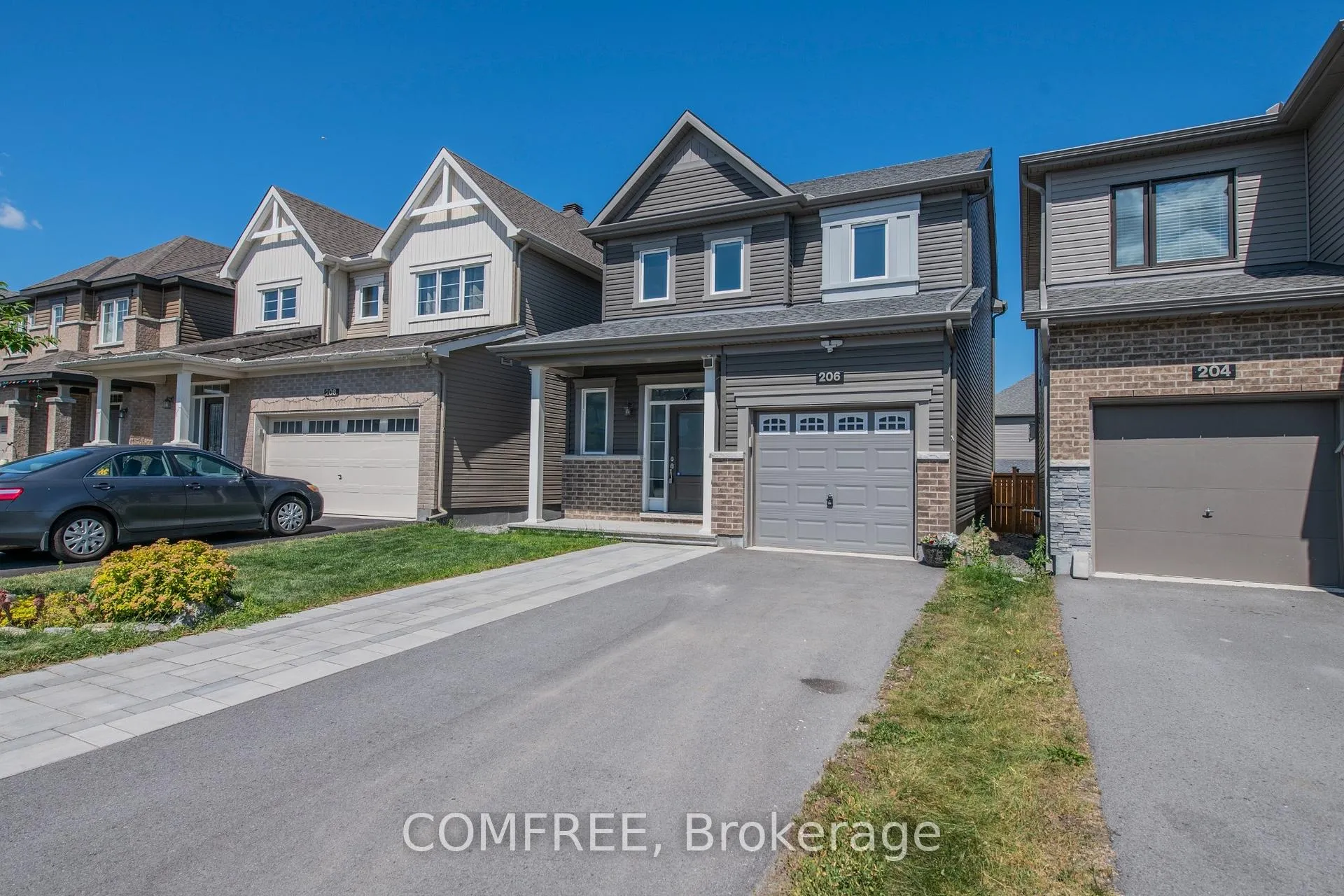 Photo 2 of 206 Kimpton Drive, Ottawa, Stittsville (North) — HOMEH