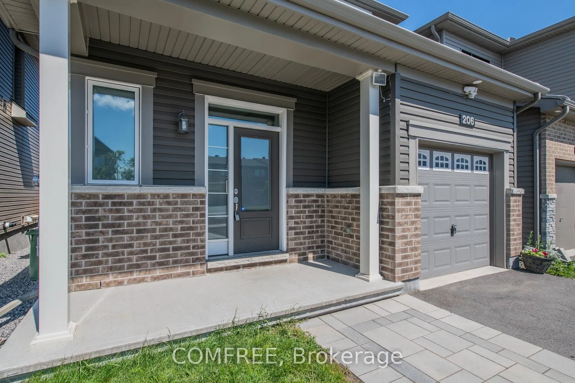Photo 4 of 206 Kimpton Drive, Ottawa, Stittsville (North) — HOMEH