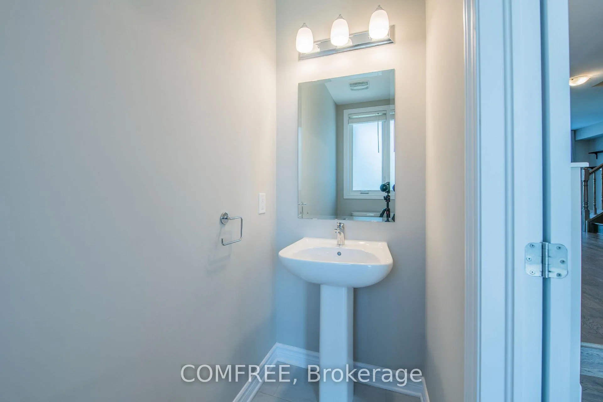 Photo 6 of 206 Kimpton Drive, Ottawa, Stittsville (North) — HOMEH