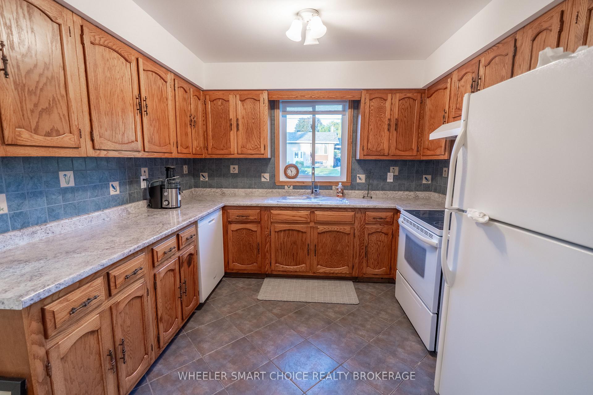 Photo 10 of 3304 Duval Avenue, Cornwall — HOMEH