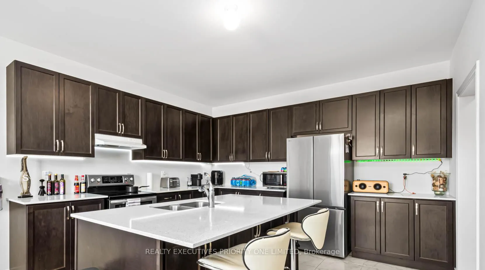 Photo 6 of 30 Sam Battaglia Crescent, Georgina, Sutton & Jackson's Point — HOMEH
