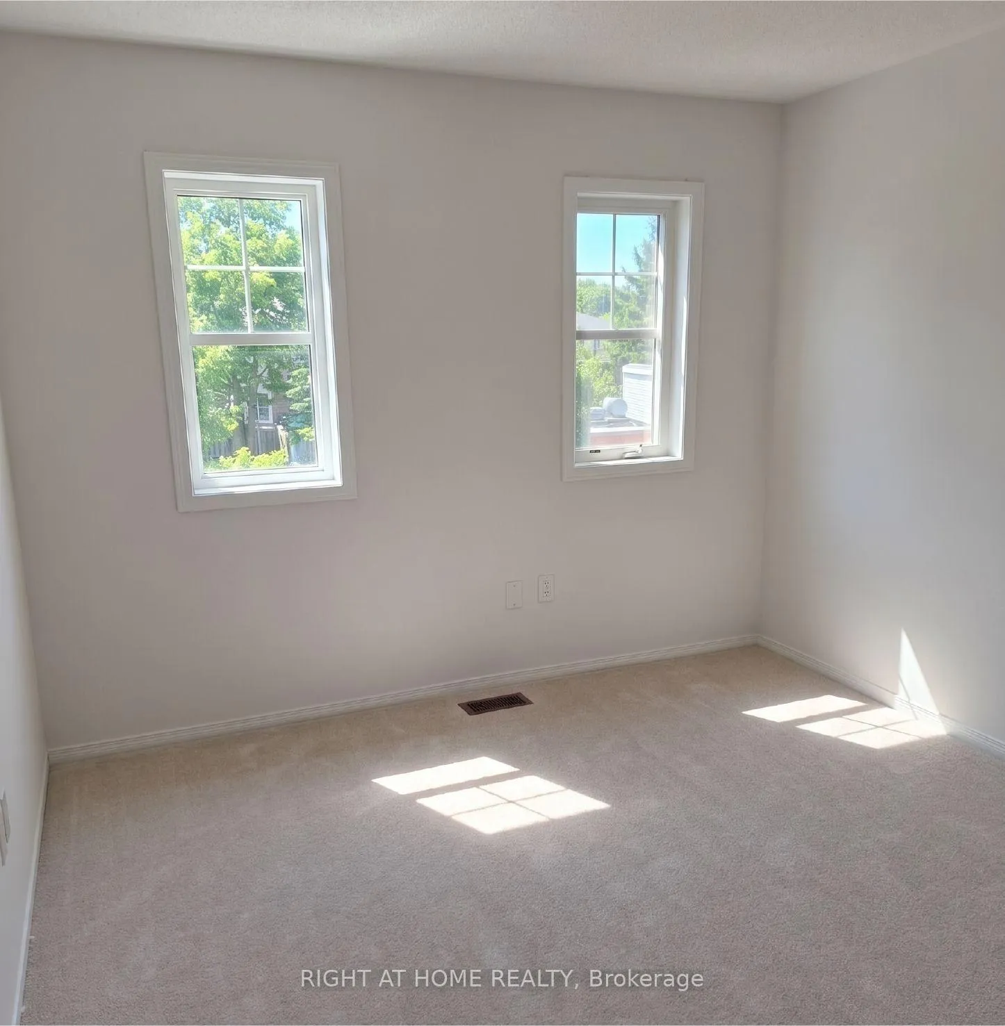 Photo 14 of 3 Peartree Court, Barrie, Allandale Heights — HOMEH