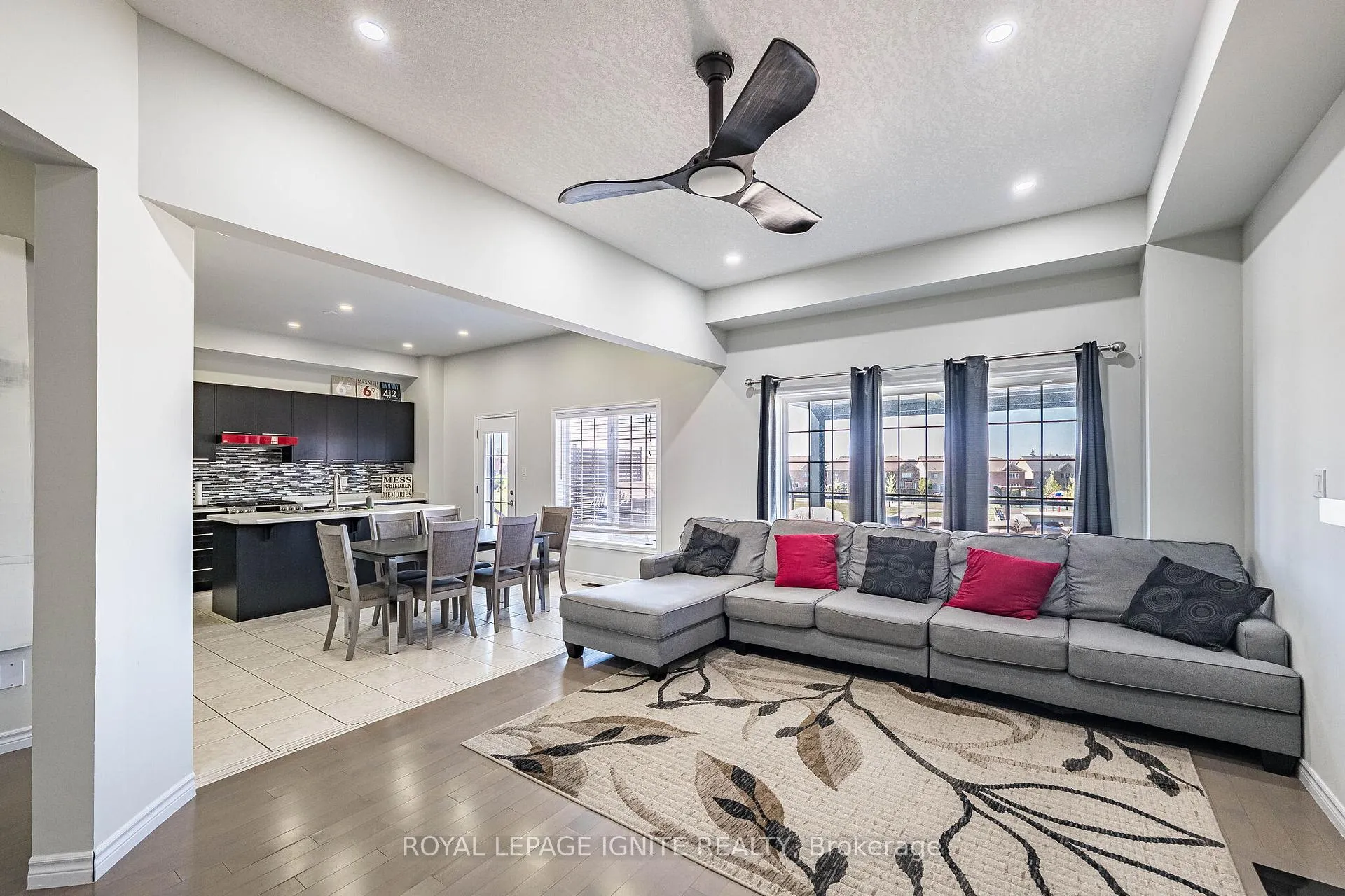 Photo 12 of 18 Monkton Circle, Brampton, Credit Valley — HOMEH