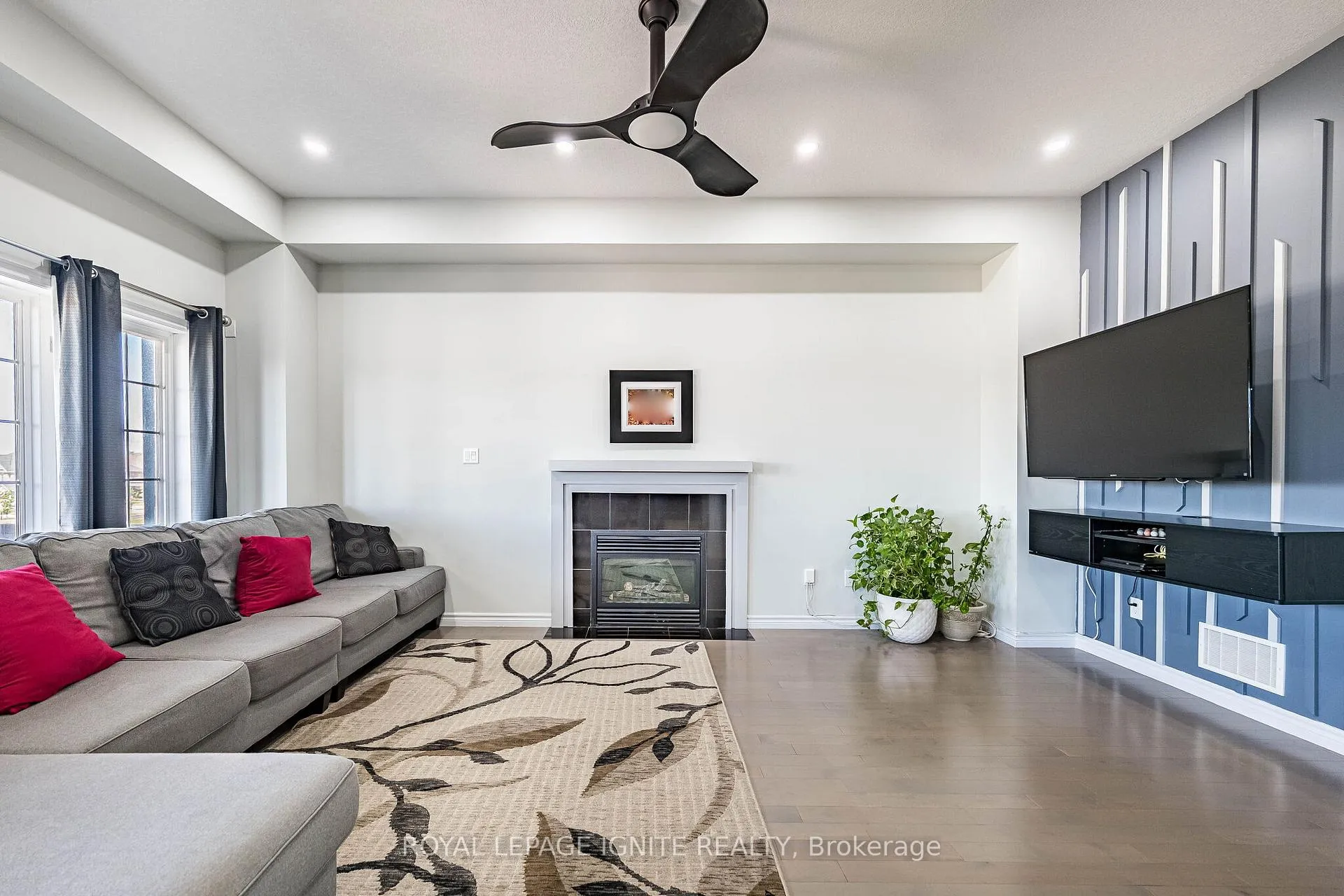 Photo 13 of 18 Monkton Circle, Brampton, Credit Valley — HOMEH