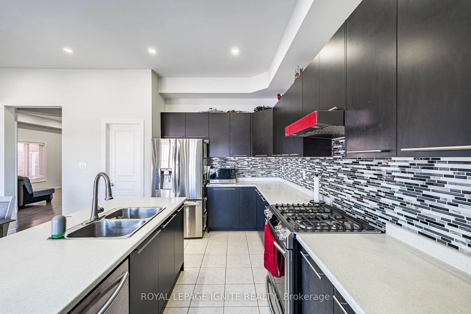 Photo 19 of 18 Monkton Circle, Brampton, Credit Valley — HOMEH