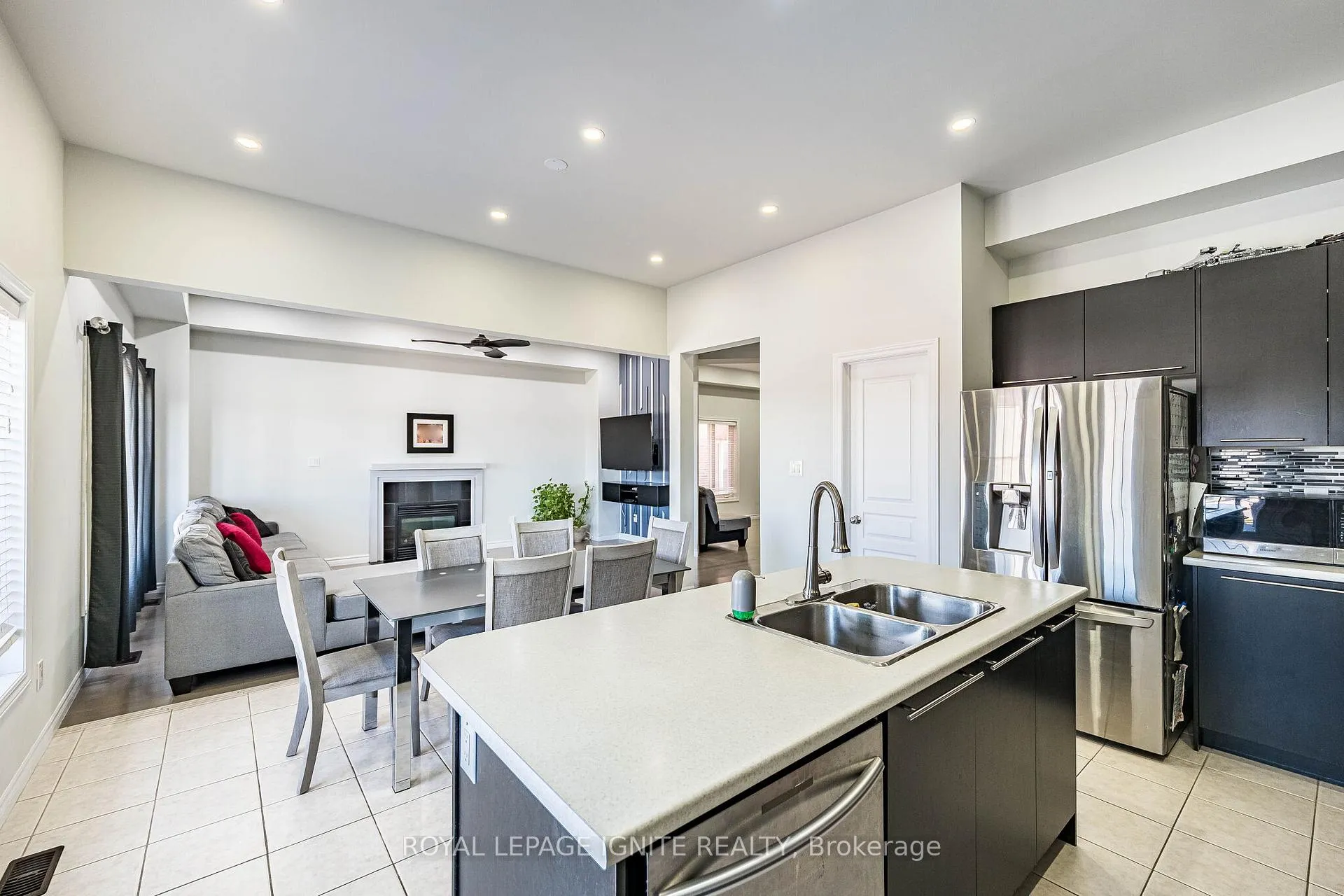 Photo 21 of 18 Monkton Circle, Brampton, Credit Valley — HOMEH