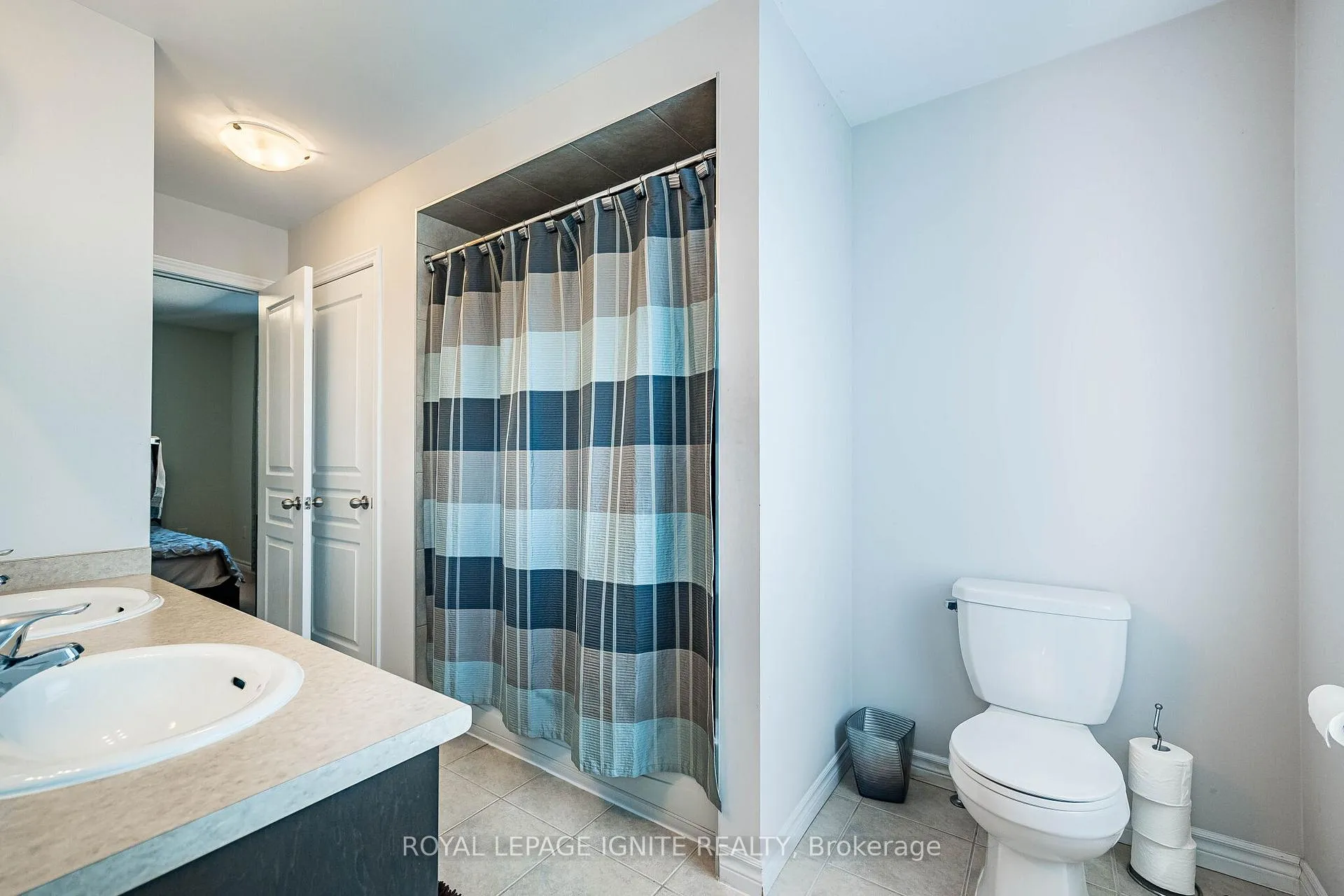 Photo 36 of 18 Monkton Circle, Brampton, Credit Valley — HOMEH