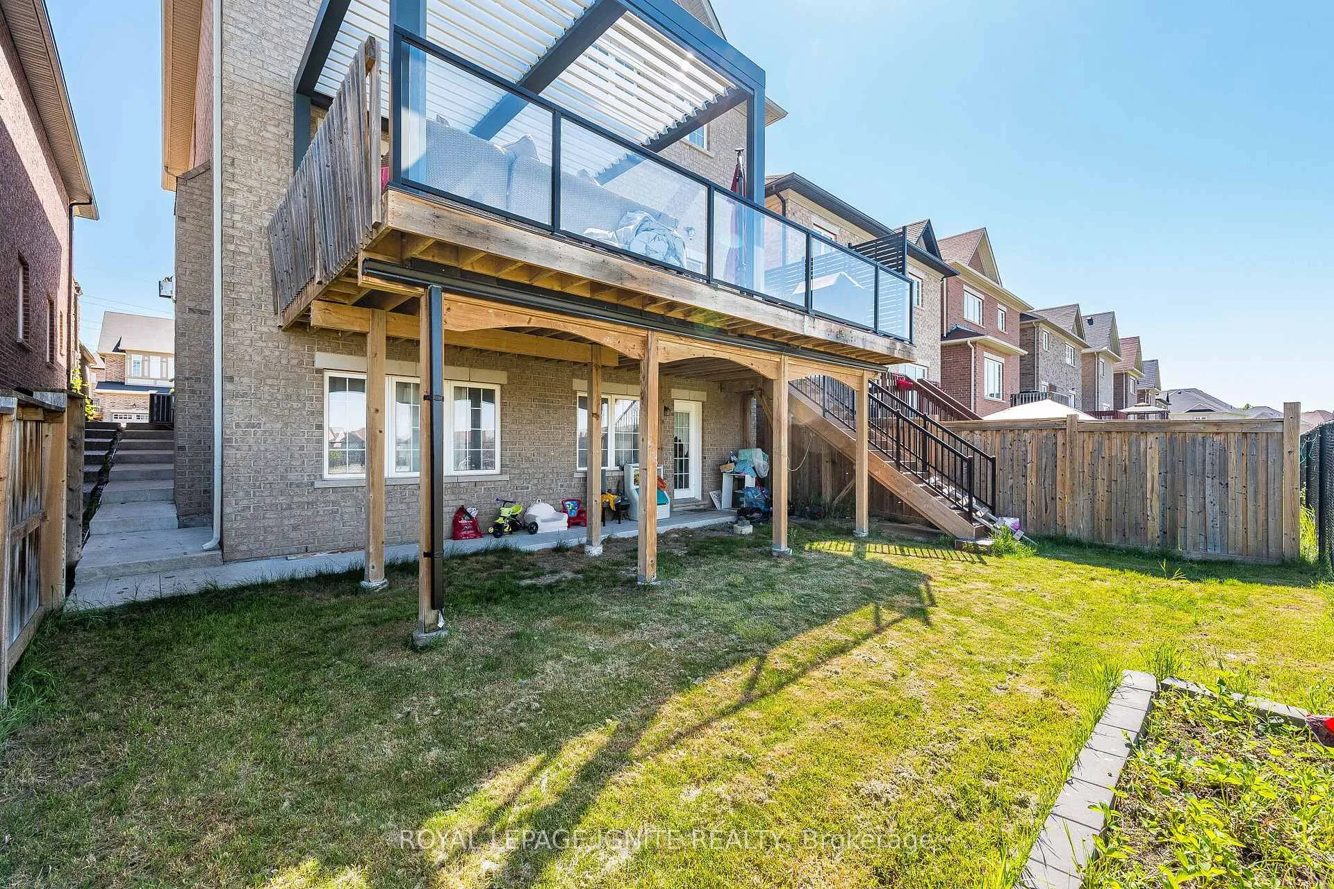 Photo 44 of 18 Monkton Circle, Brampton, Credit Valley — HOMEH